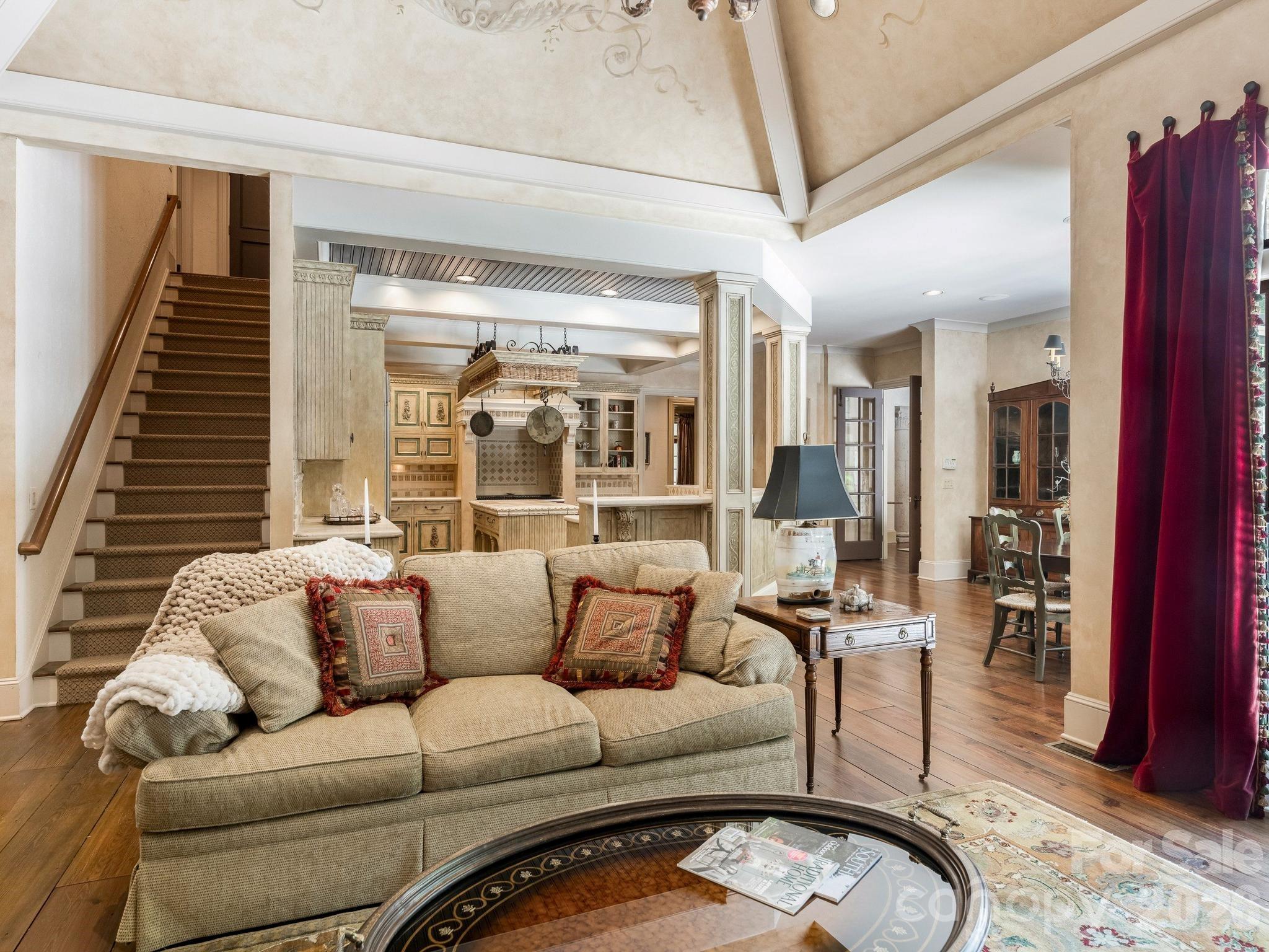 4523 Fox Brook Lane — Charlotte