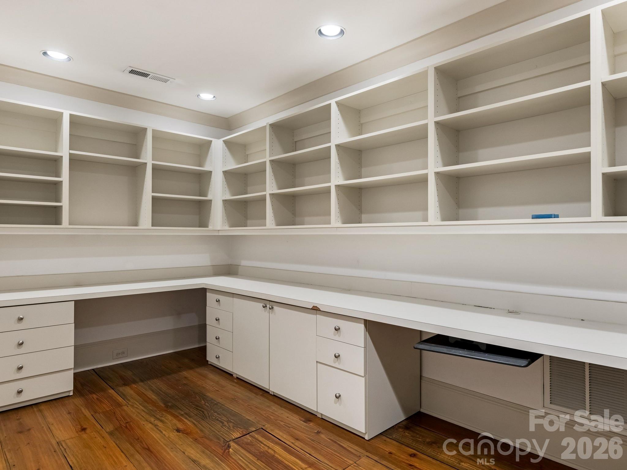 4523 Fox Brook Lane — Charlotte