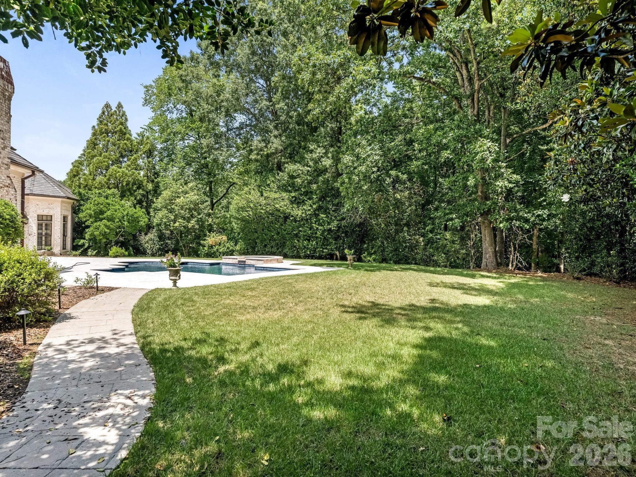 4523 Fox Brook Lane — Charlotte