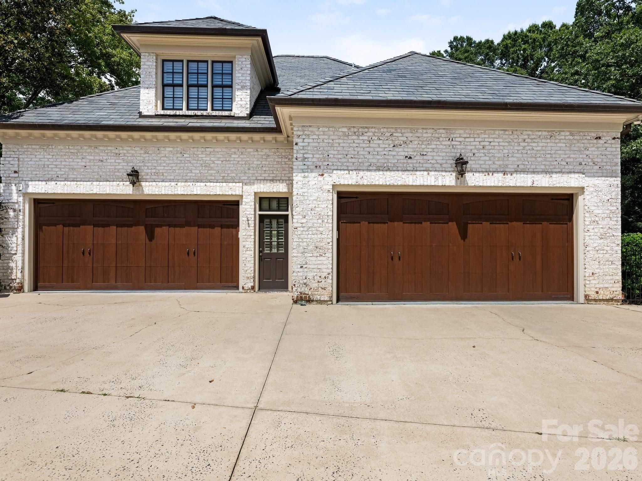4523 Fox Brook Lane — Charlotte