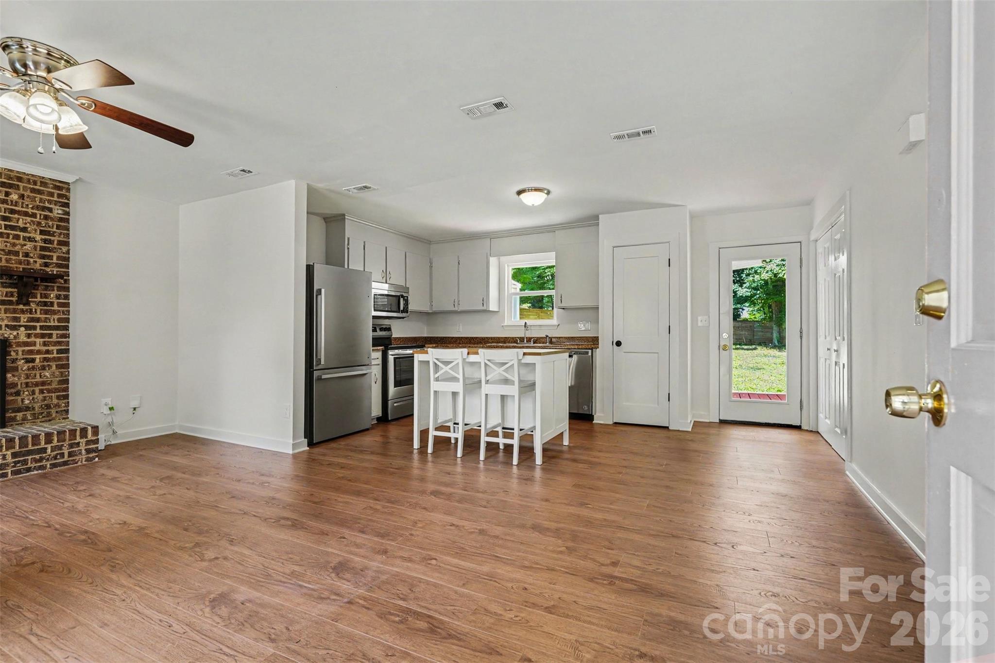 5301 Great Wagon Road — Charlotte