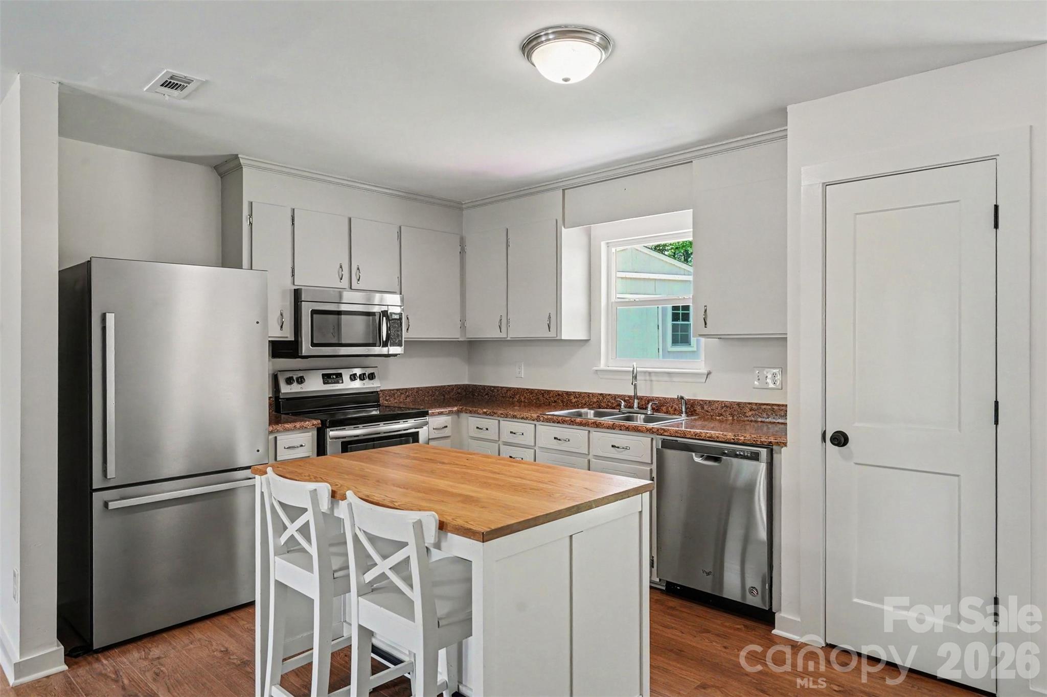 5301 Great Wagon Road — Charlotte