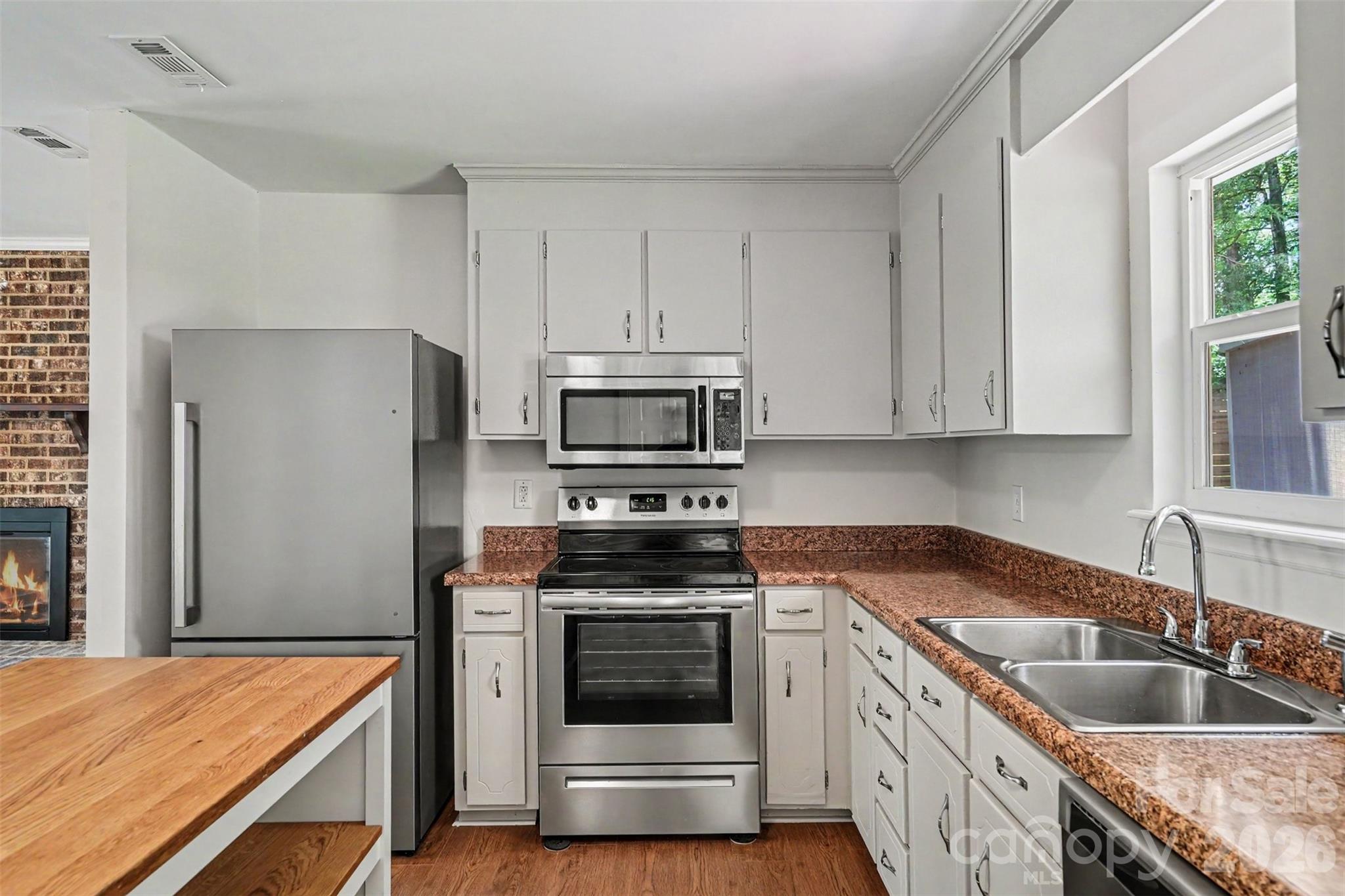 5301 Great Wagon Road — Charlotte