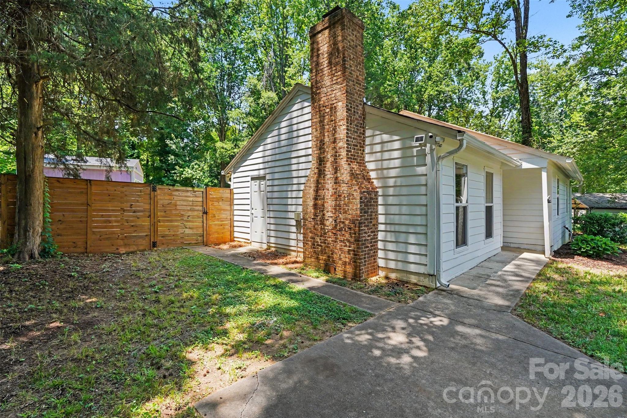 5301 Great Wagon Road — Charlotte
