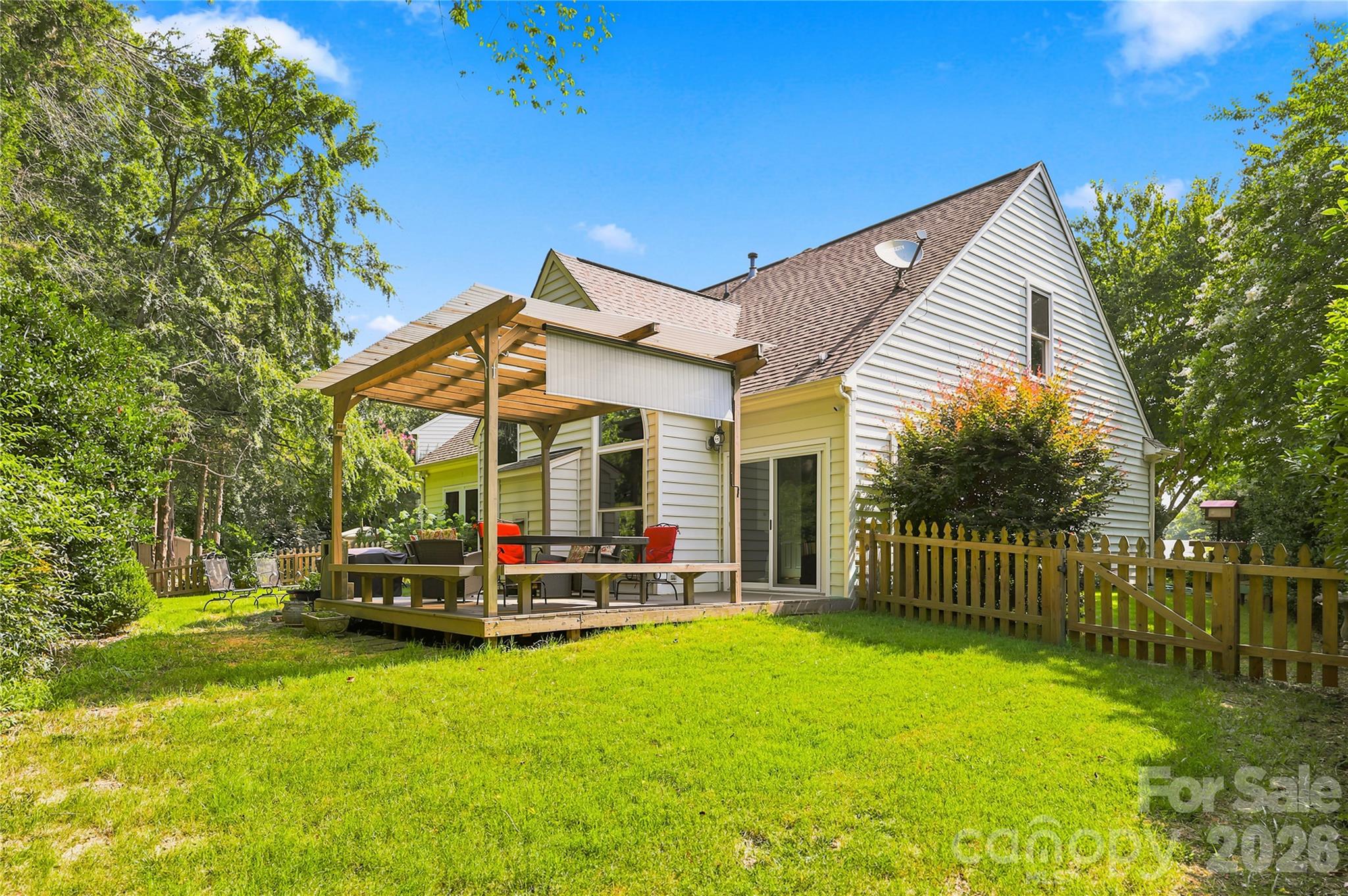8600 Fieldcroft Drive — Charlotte