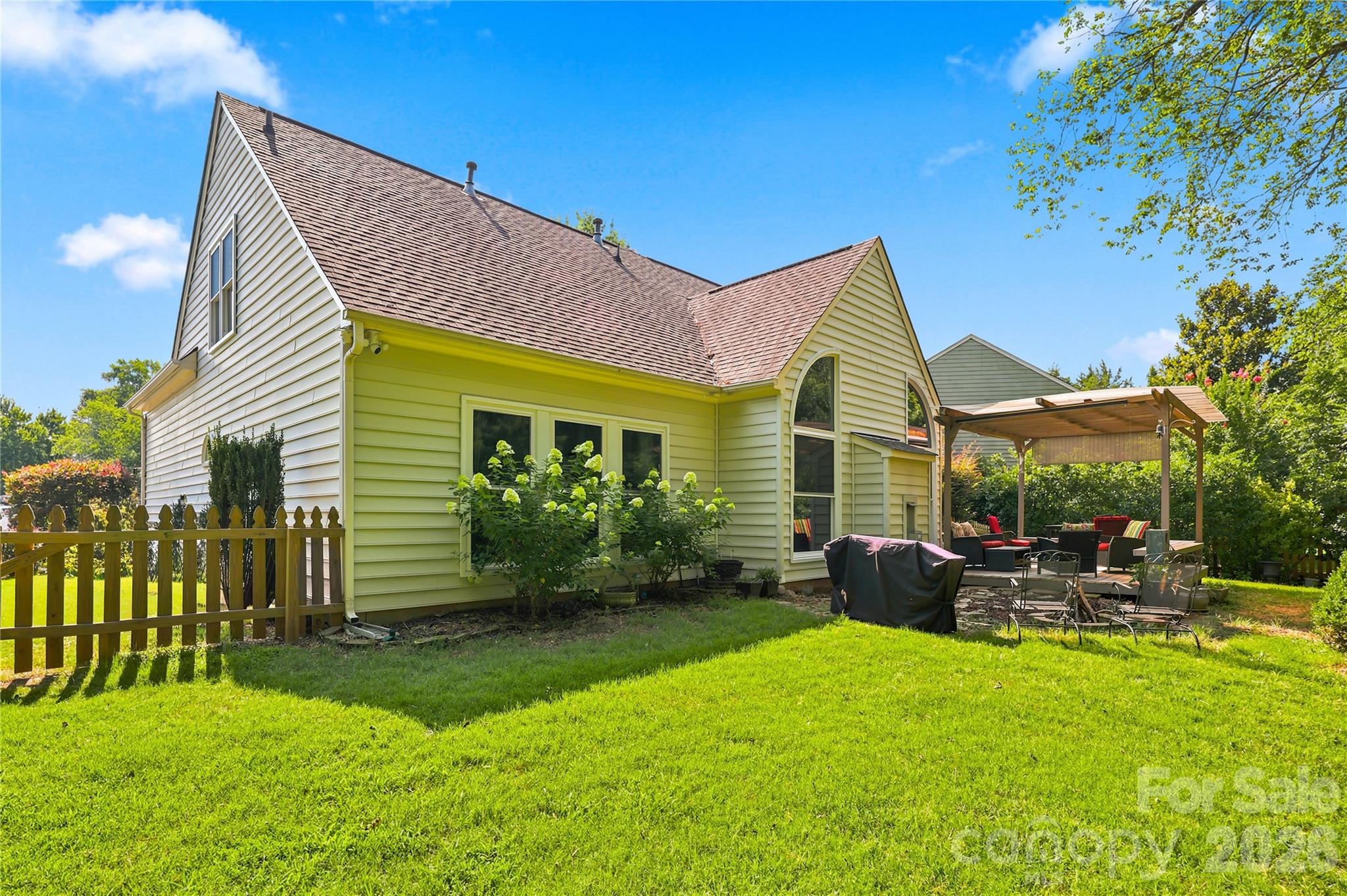 8600 Fieldcroft Drive — Charlotte