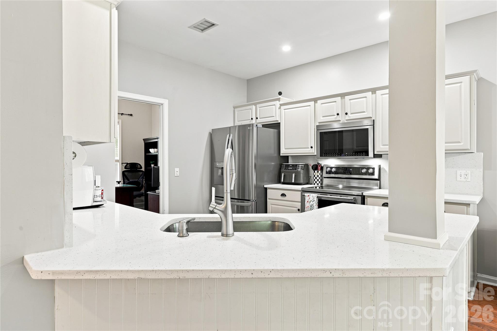 8600 Fieldcroft Drive — Charlotte