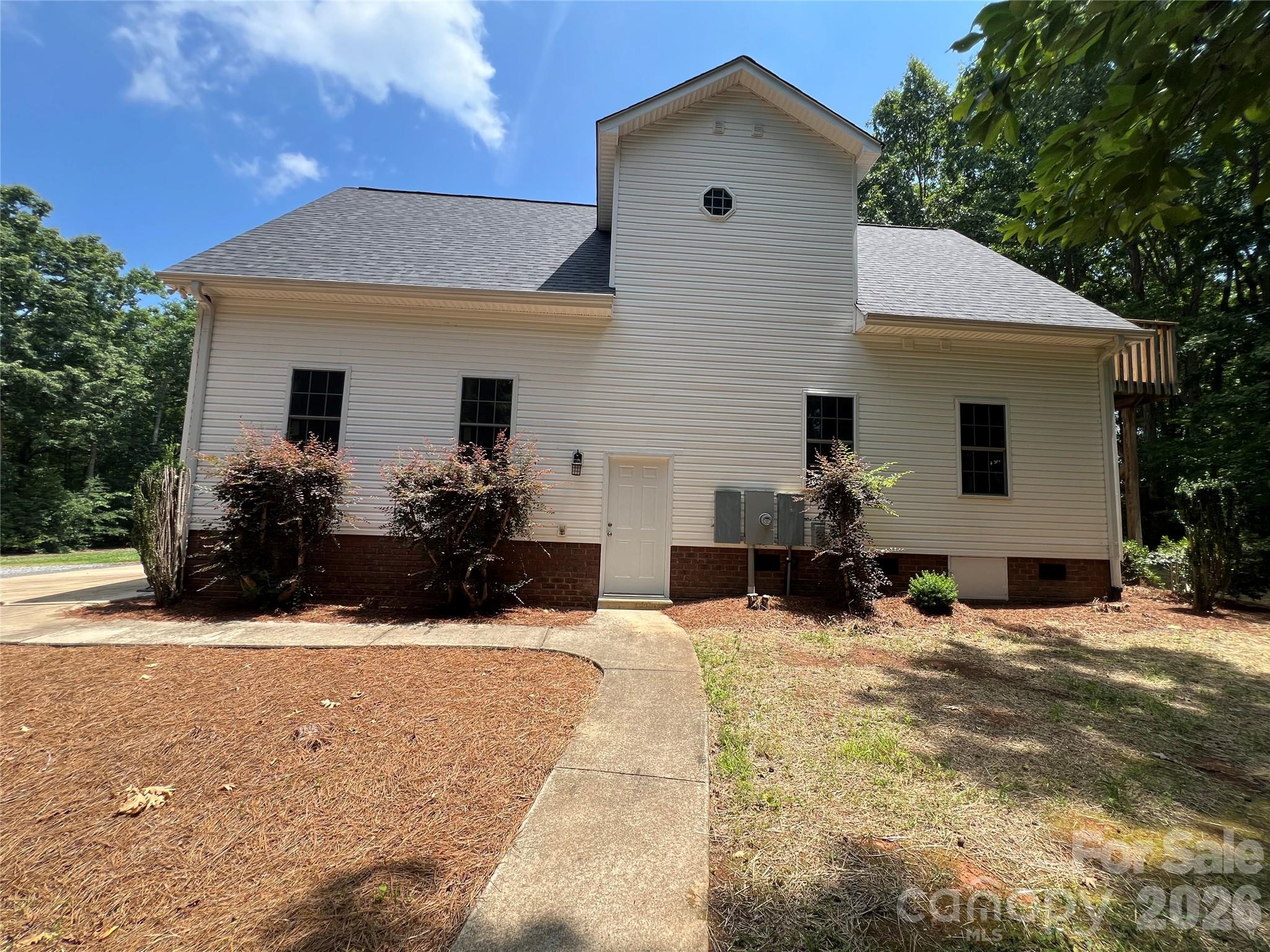 245 Jermane Road — New London