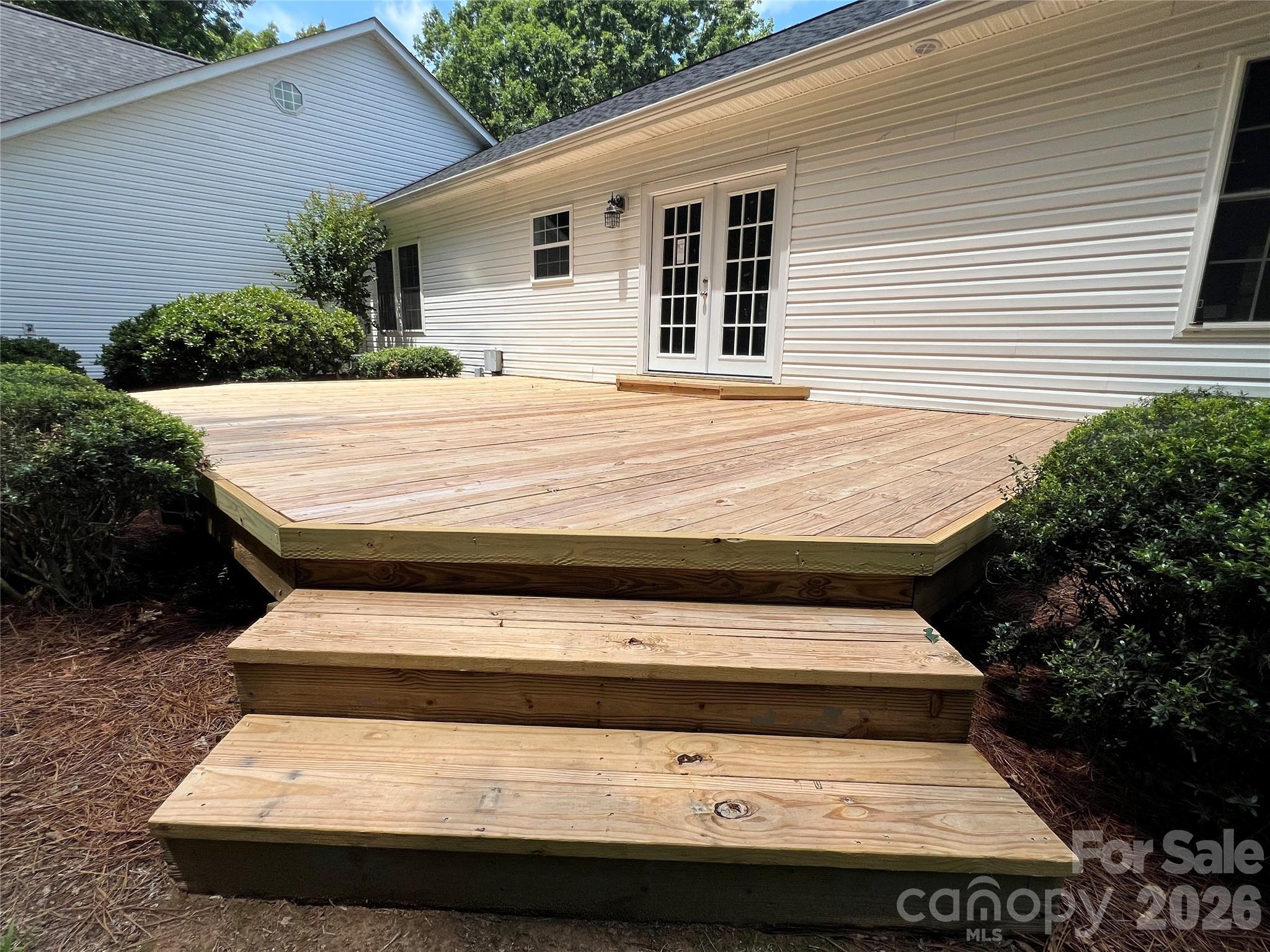 245 Jermane Road — New London