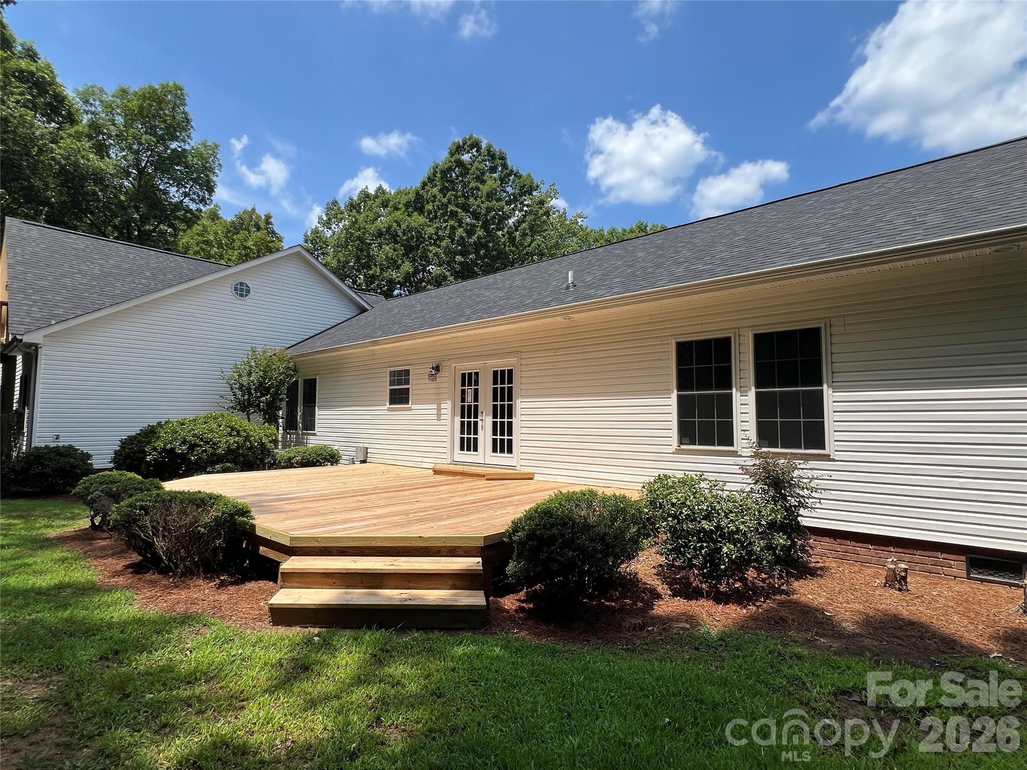 245 Jermane Road — New London