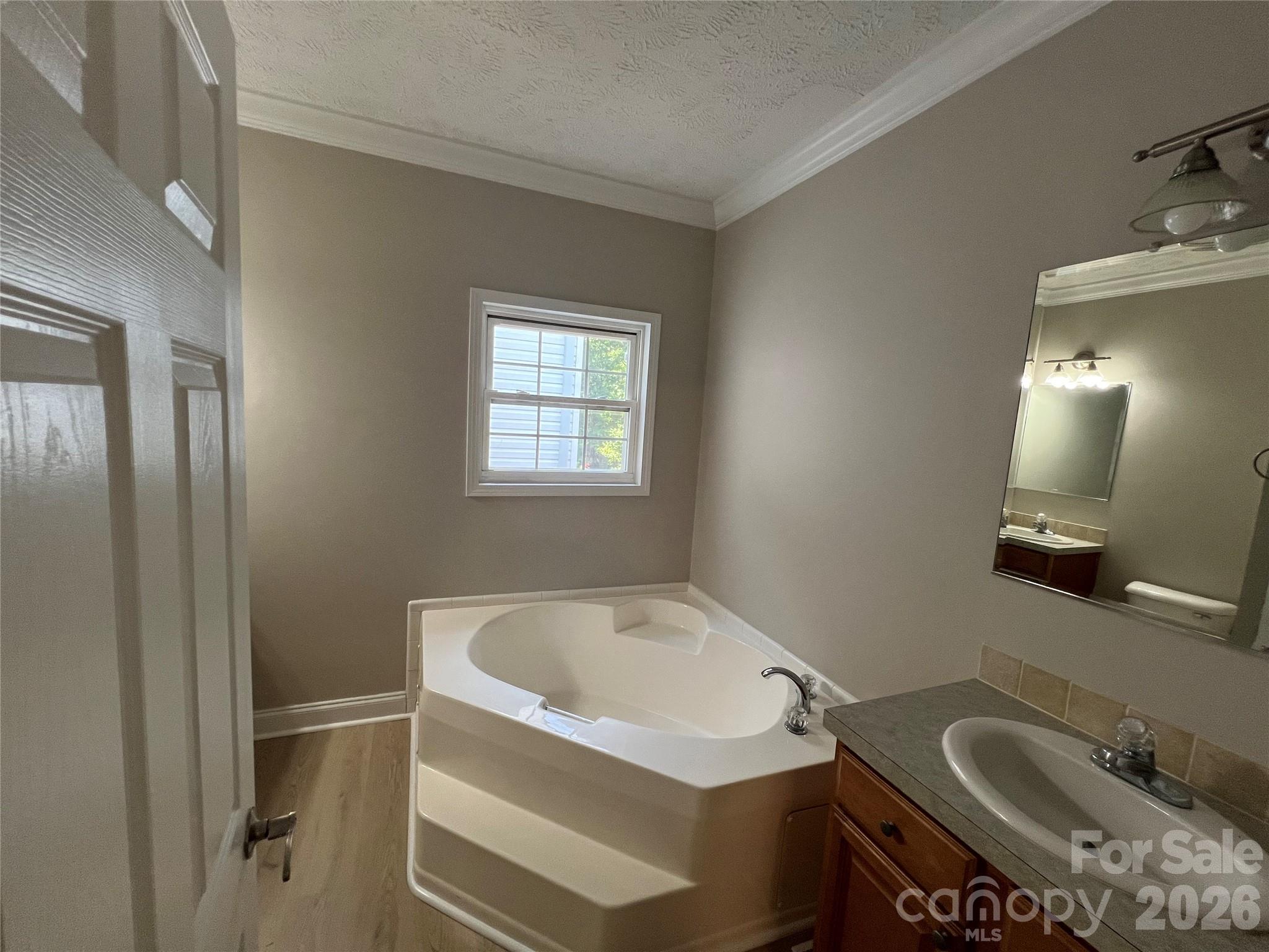 245 Jermane Road — New London