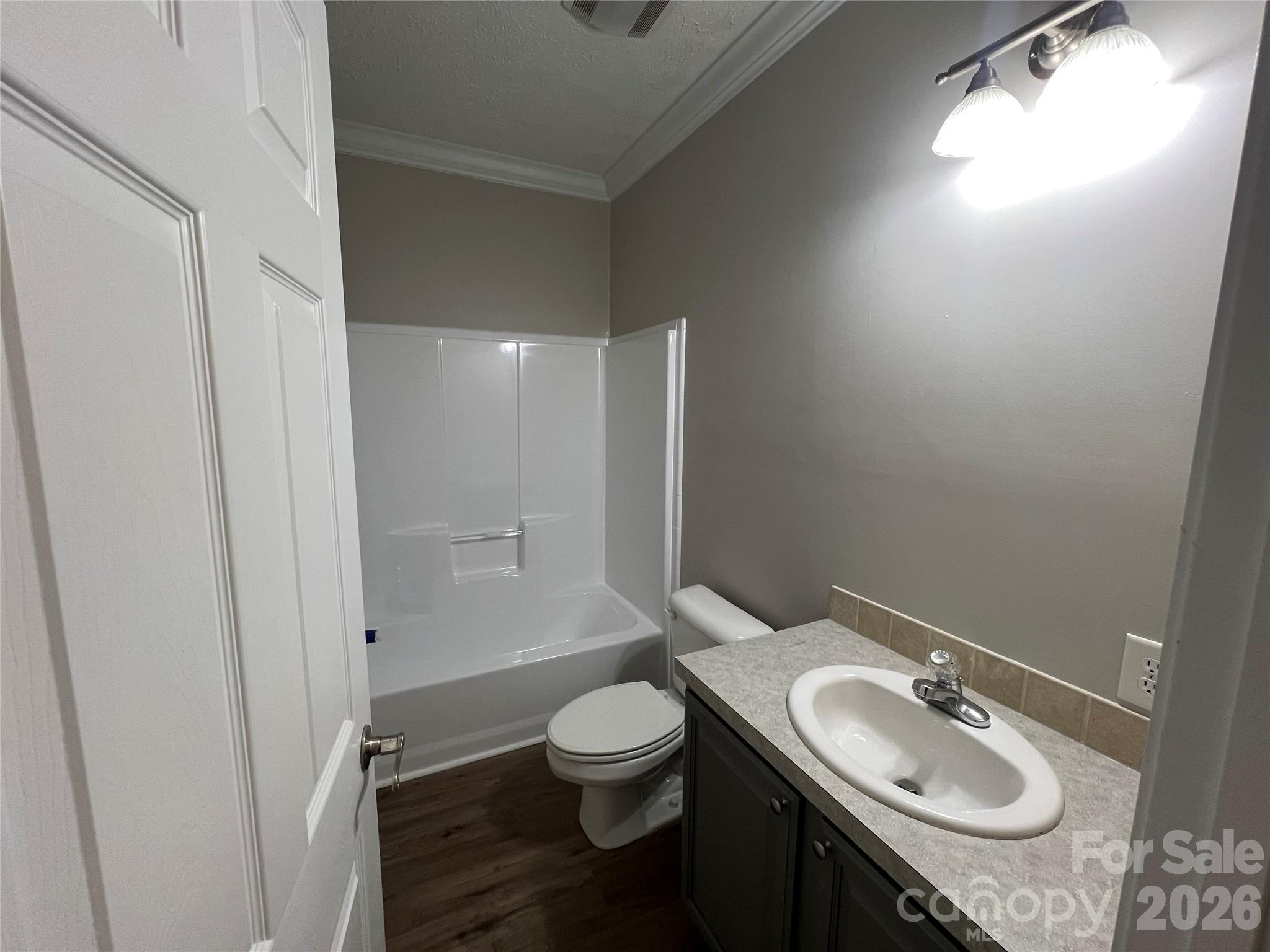 245 Jermane Road — New London
