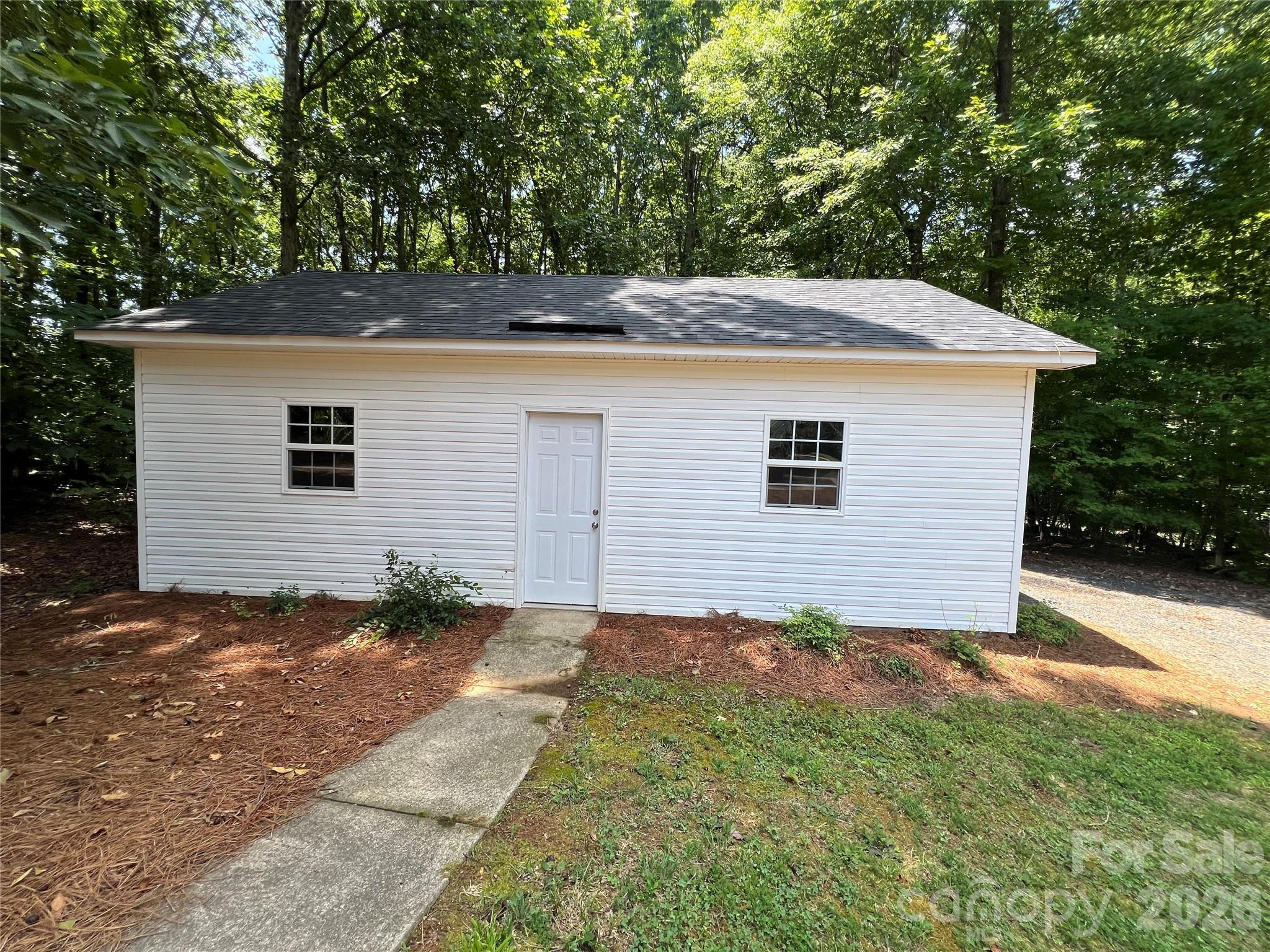 245 Jermane Road — New London
