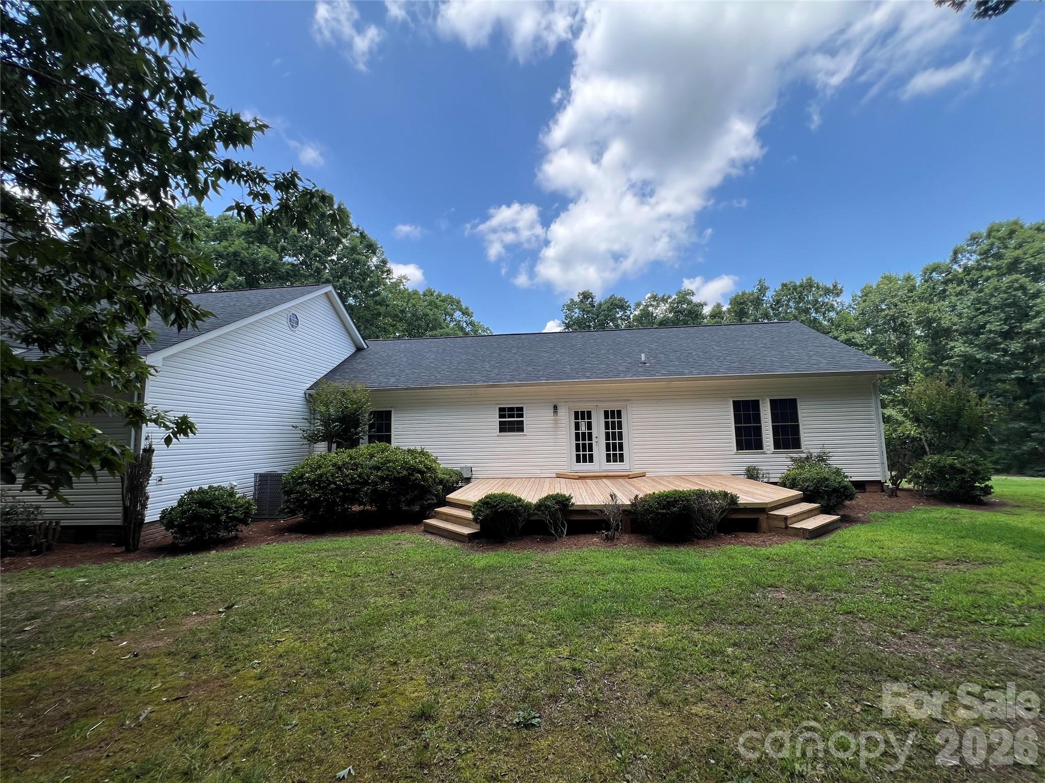 245 Jermane Road — New London