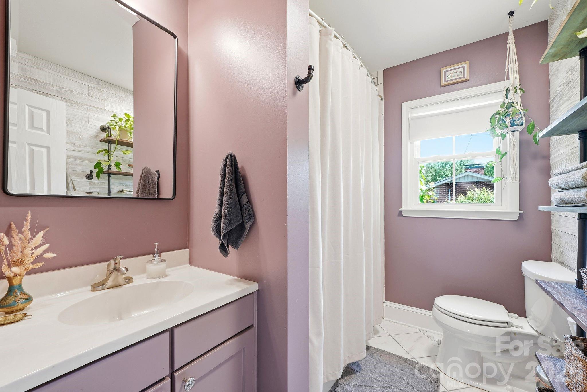 6409 Woodland Circle — Charlotte