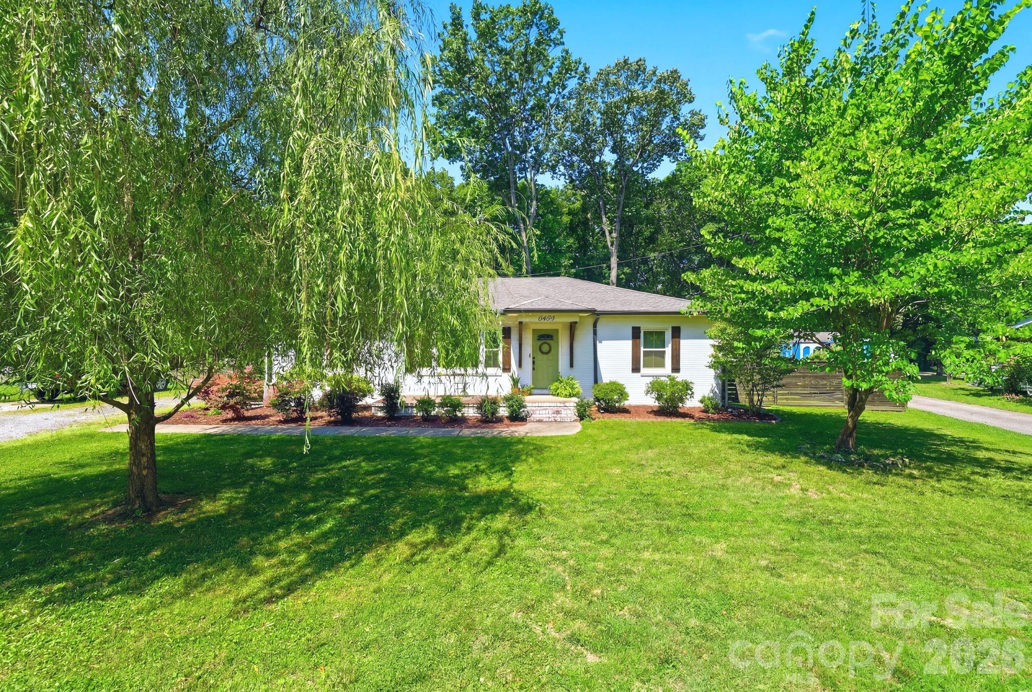 6409 Woodland Circle — Charlotte