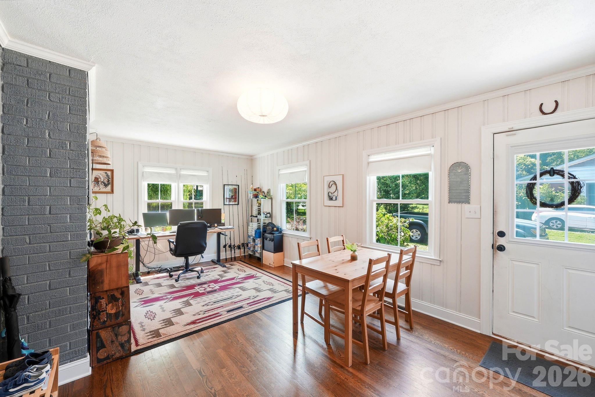 6409 Woodland Circle — Charlotte