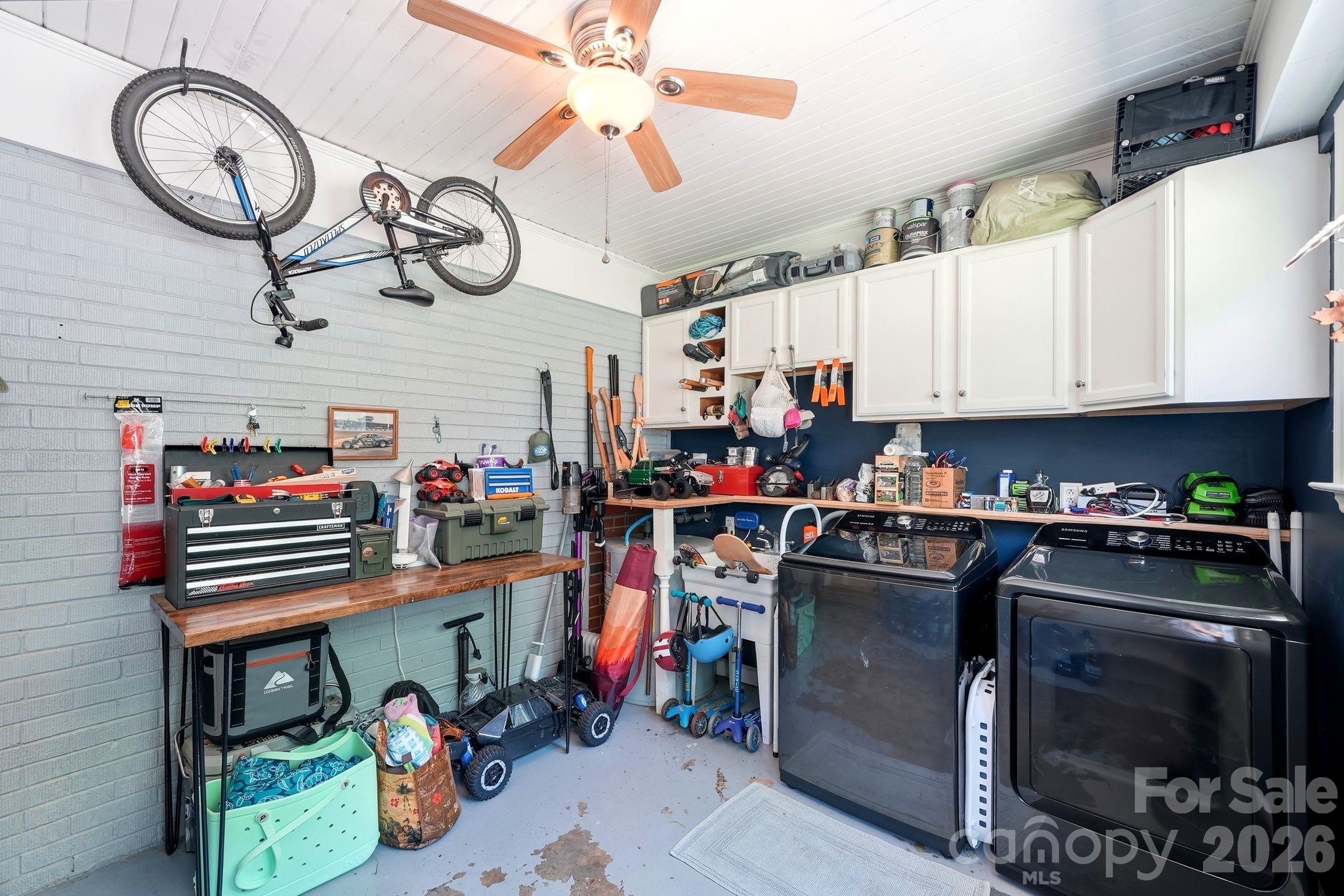 6409 Woodland Circle — Charlotte