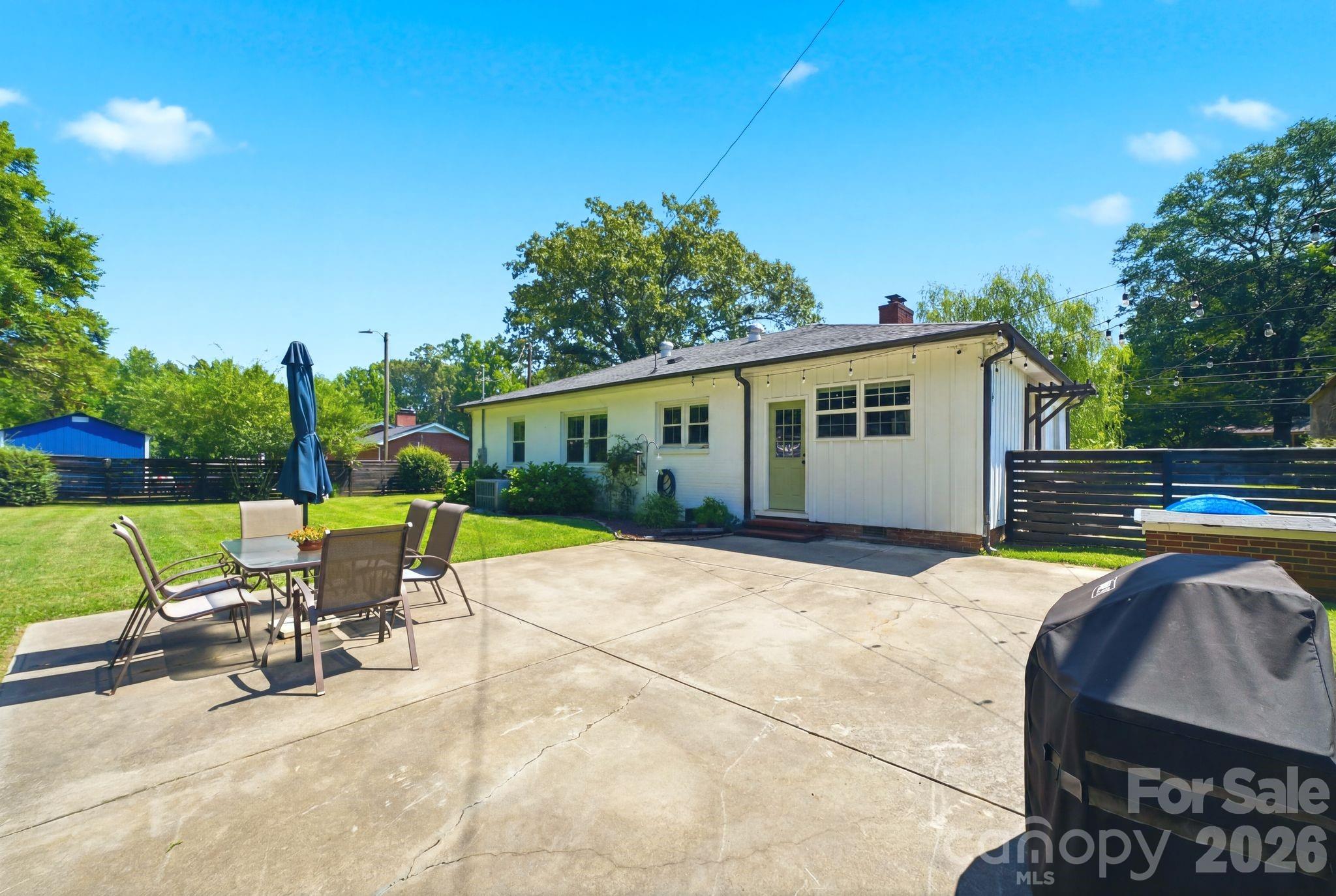 6409 Woodland Circle — Charlotte