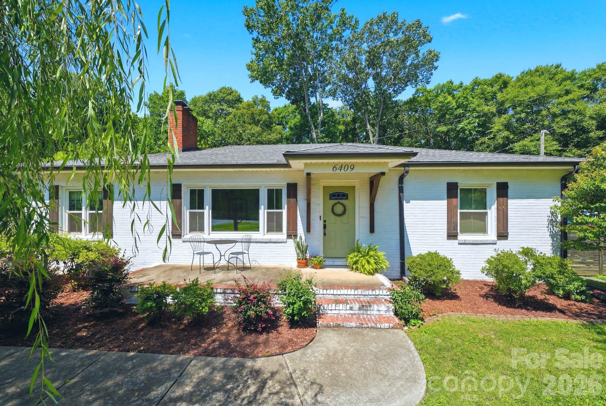 6409 Woodland Circle — Charlotte