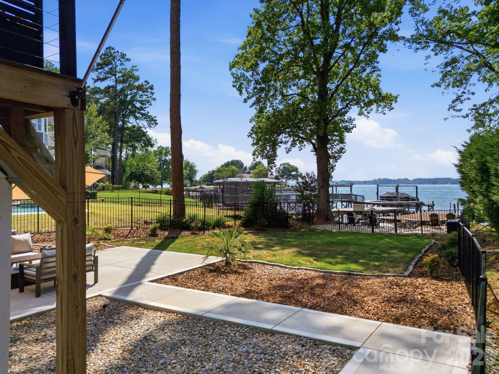 21101 Island Forest Drive — Cornelius