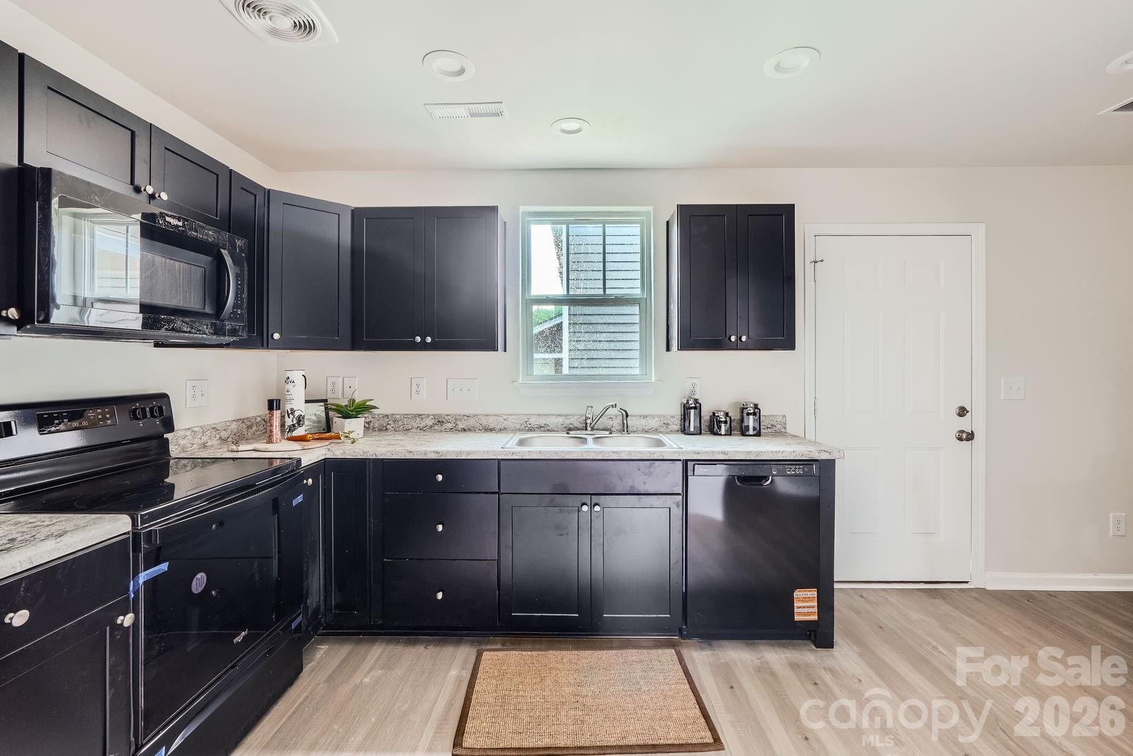 1610 Ct Brooks Circle — Charlotte