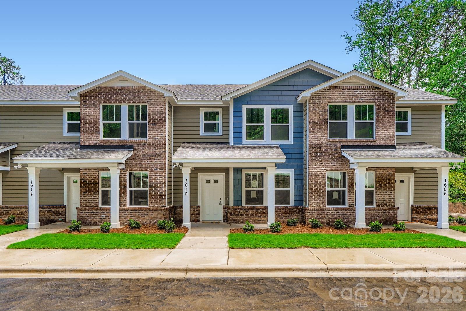 1610 Ct Brooks Circle — Charlotte
