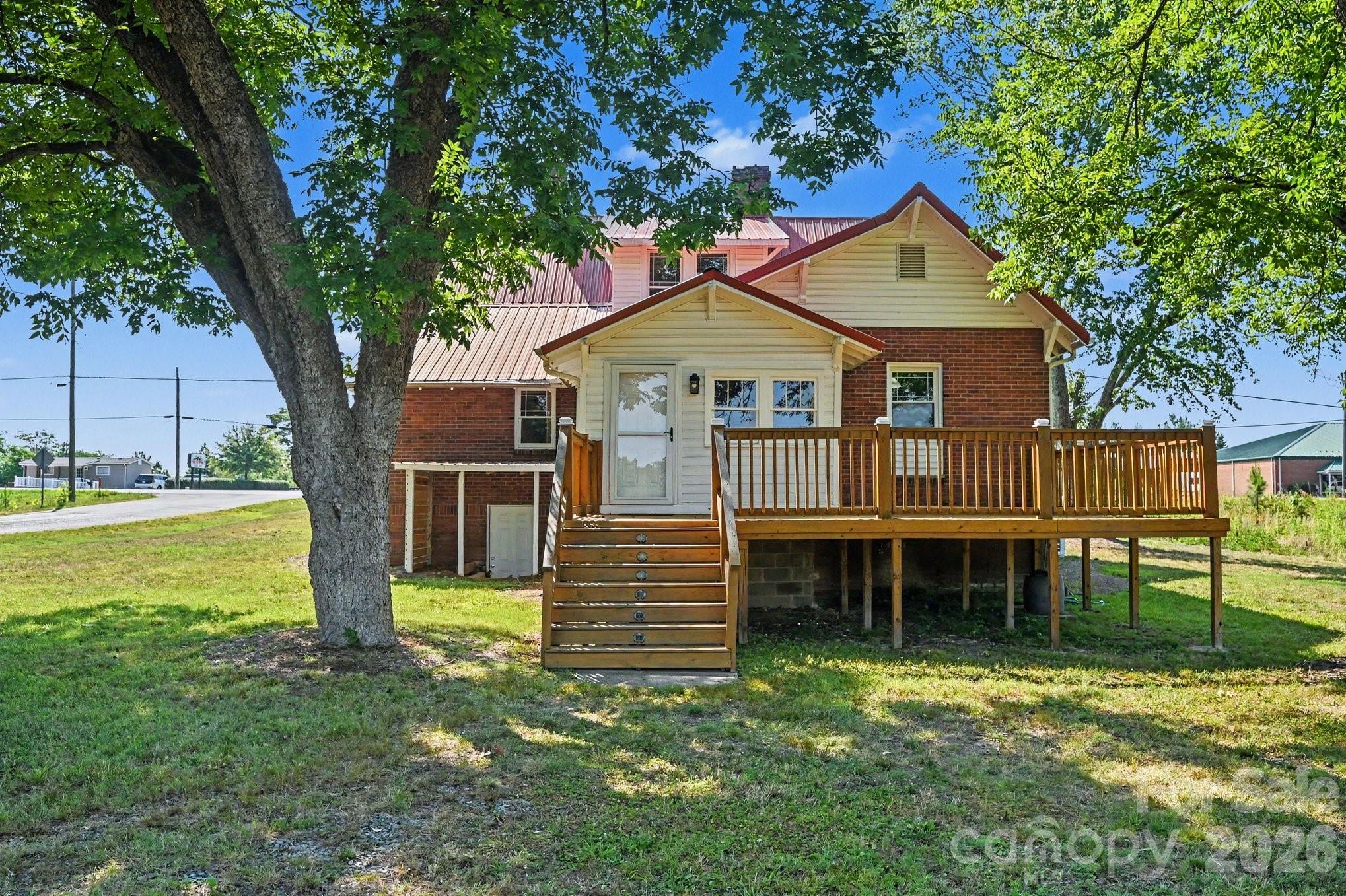 1675 N Main Street — China Grove