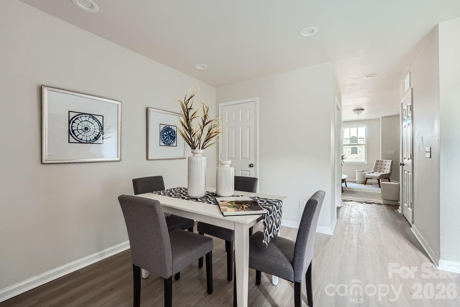 1614 Ct Brooks Circle — Charlotte