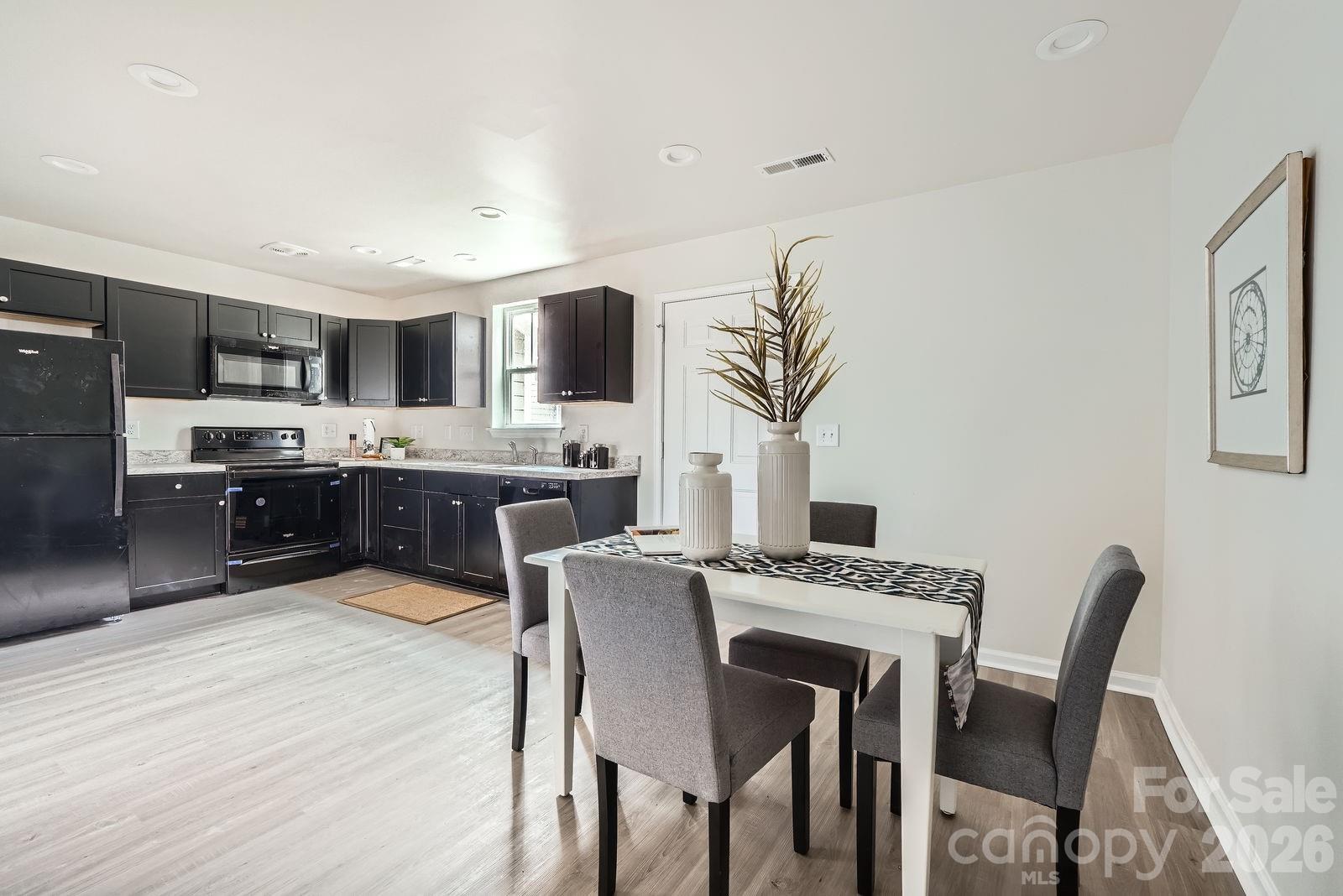 1614 Ct Brooks Circle — Charlotte