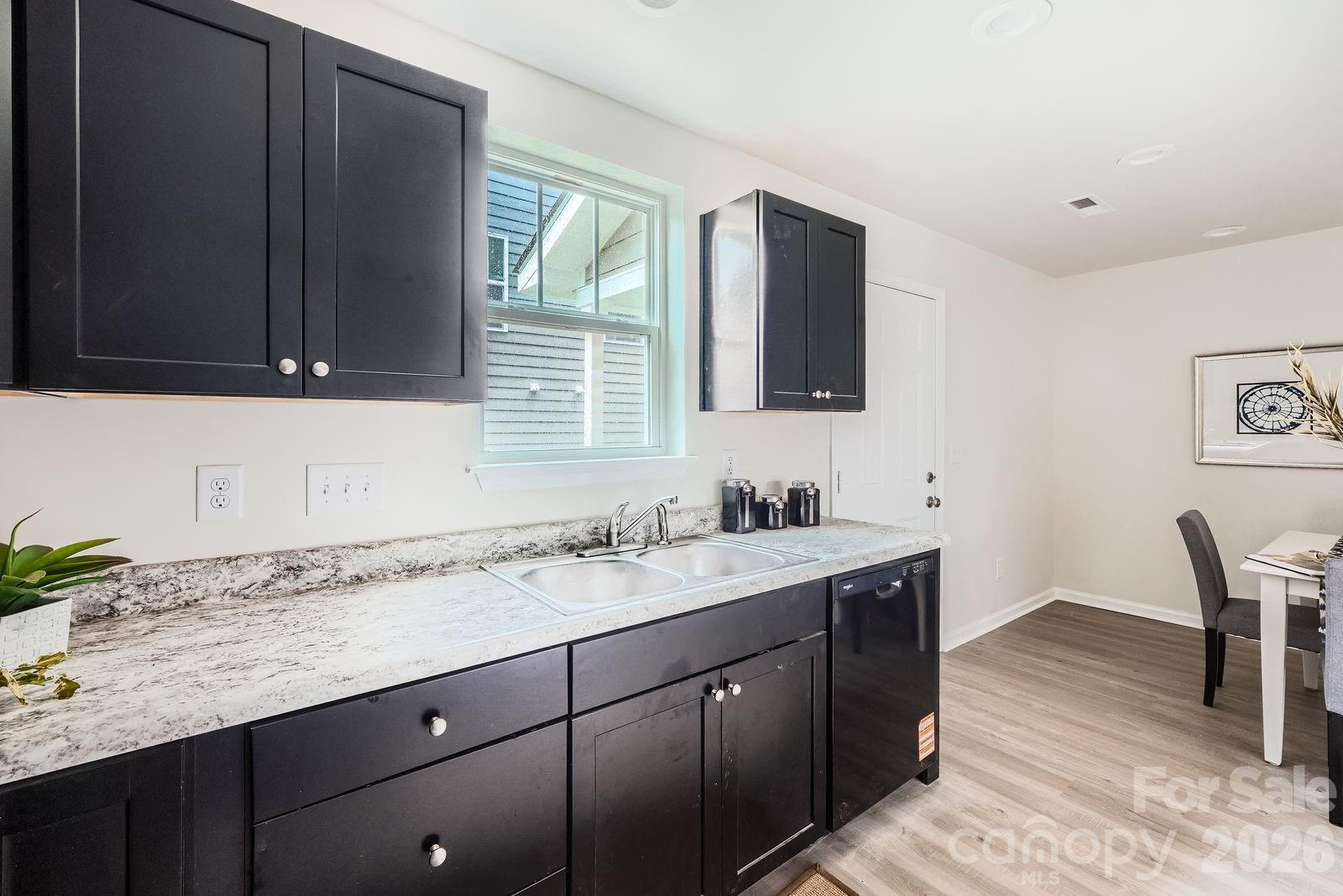 1614 Ct Brooks Circle — Charlotte