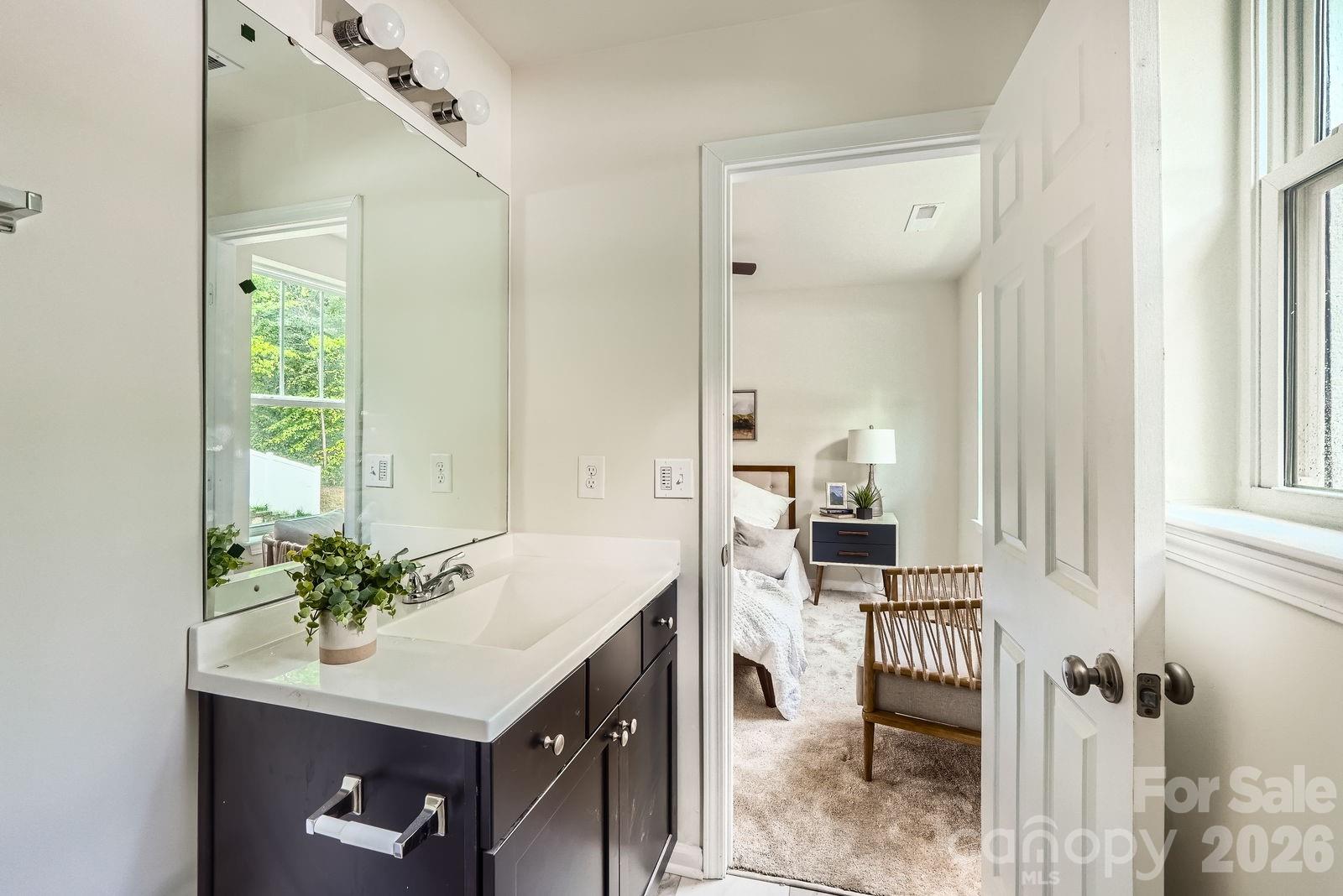 1614 Ct Brooks Circle — Charlotte