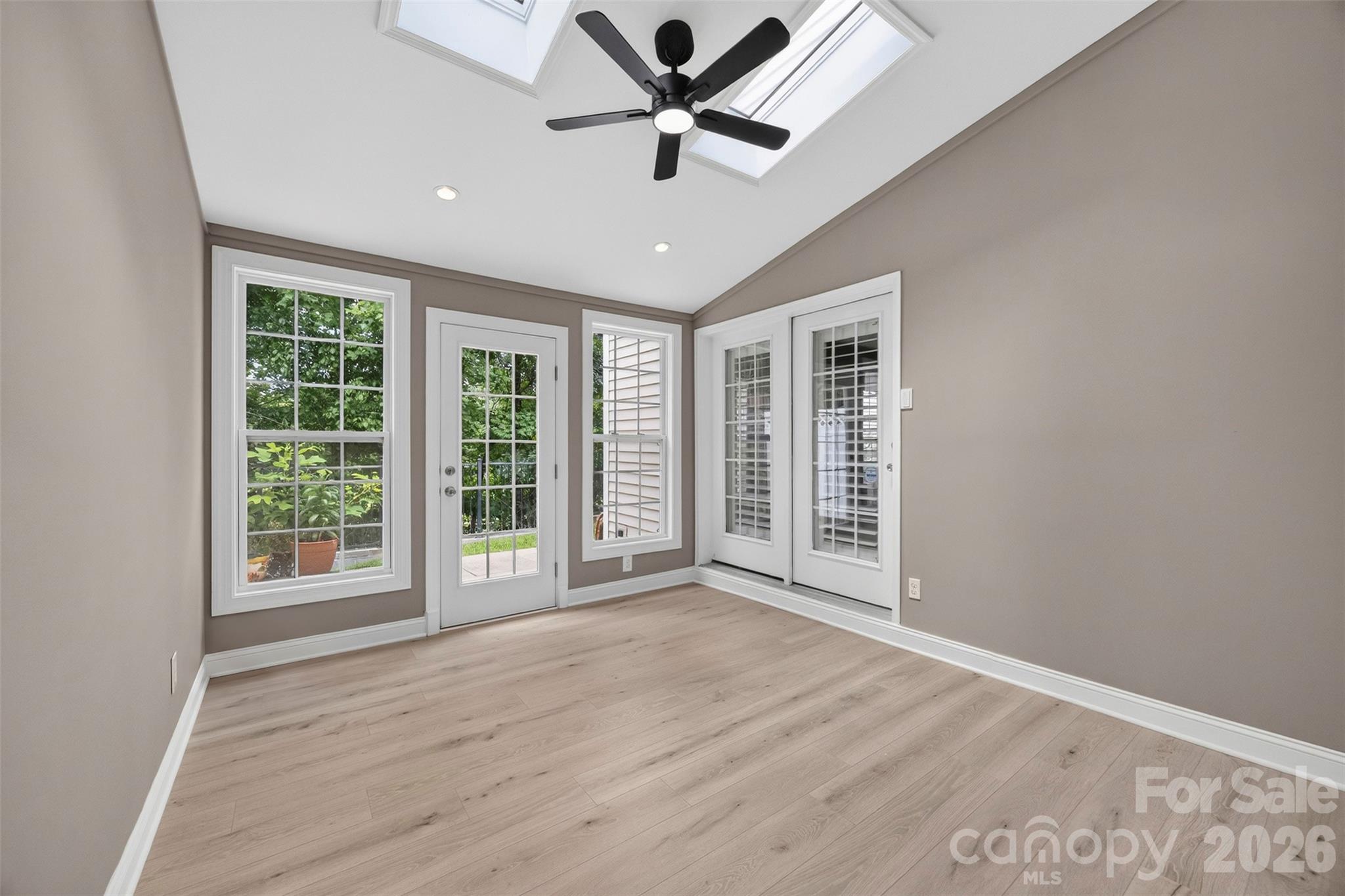 14435 Greenpoint Lane — Huntersville