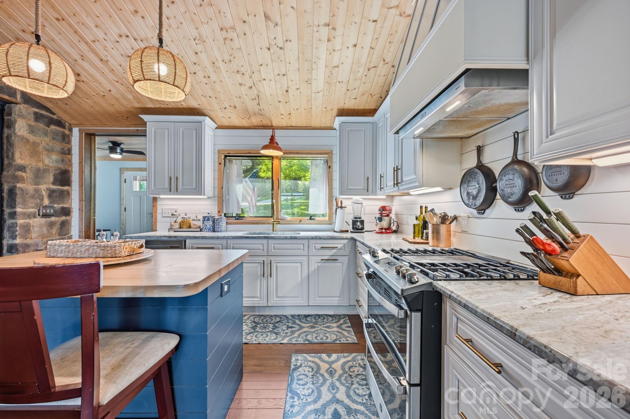 1367 Roundstone Road — Sherrills Ford