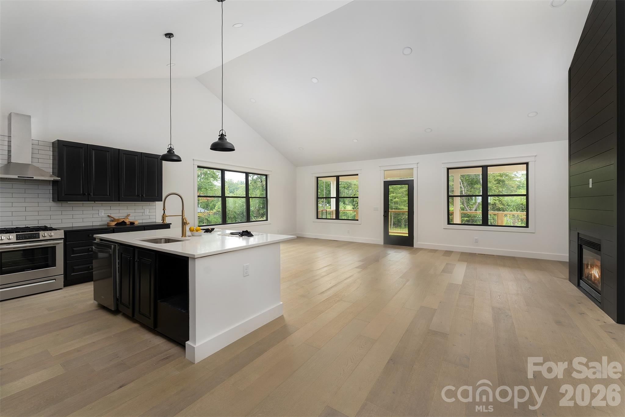 808 Maybank Drive — Hendersonville
