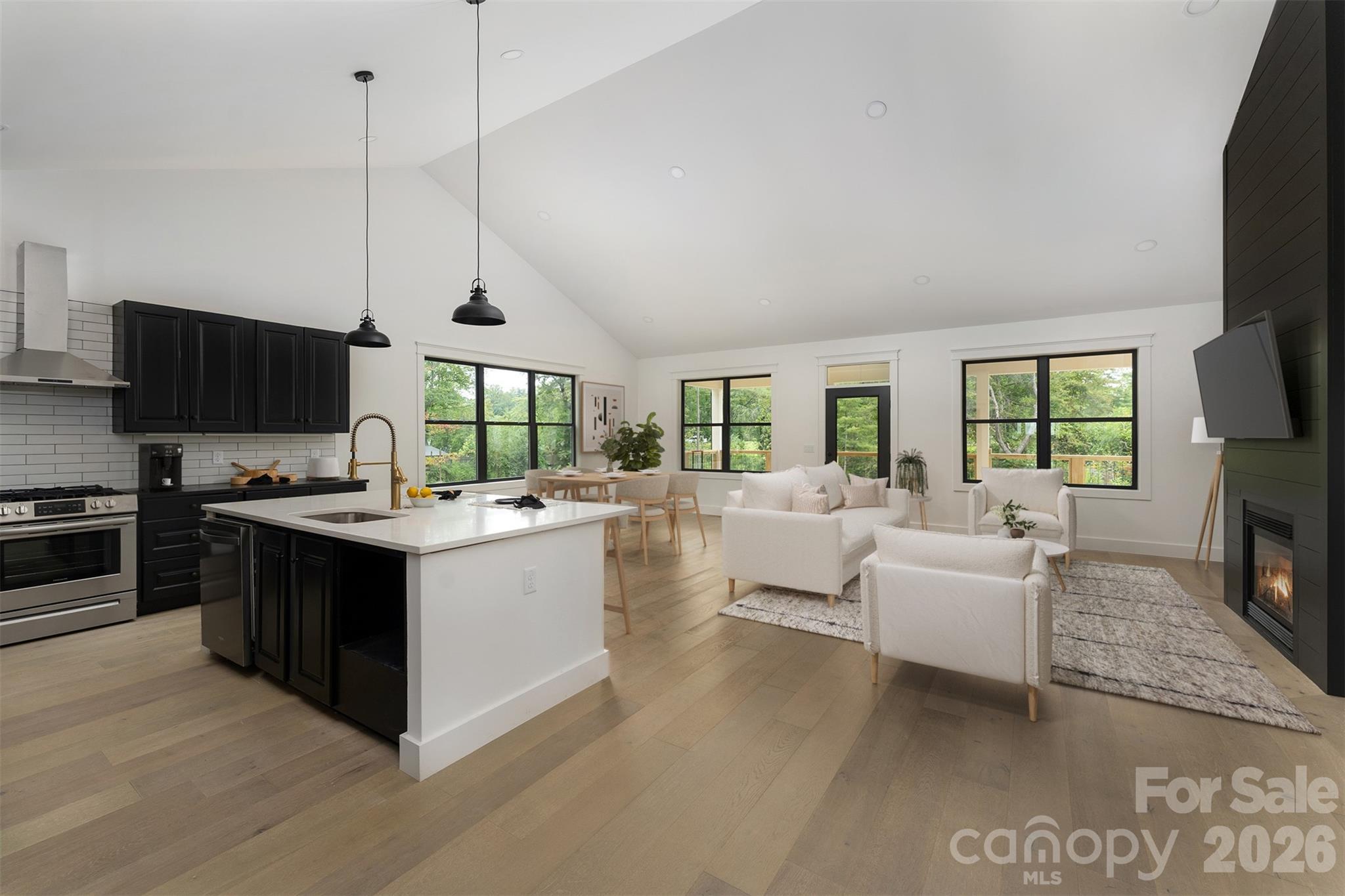 808 Maybank Drive — Hendersonville