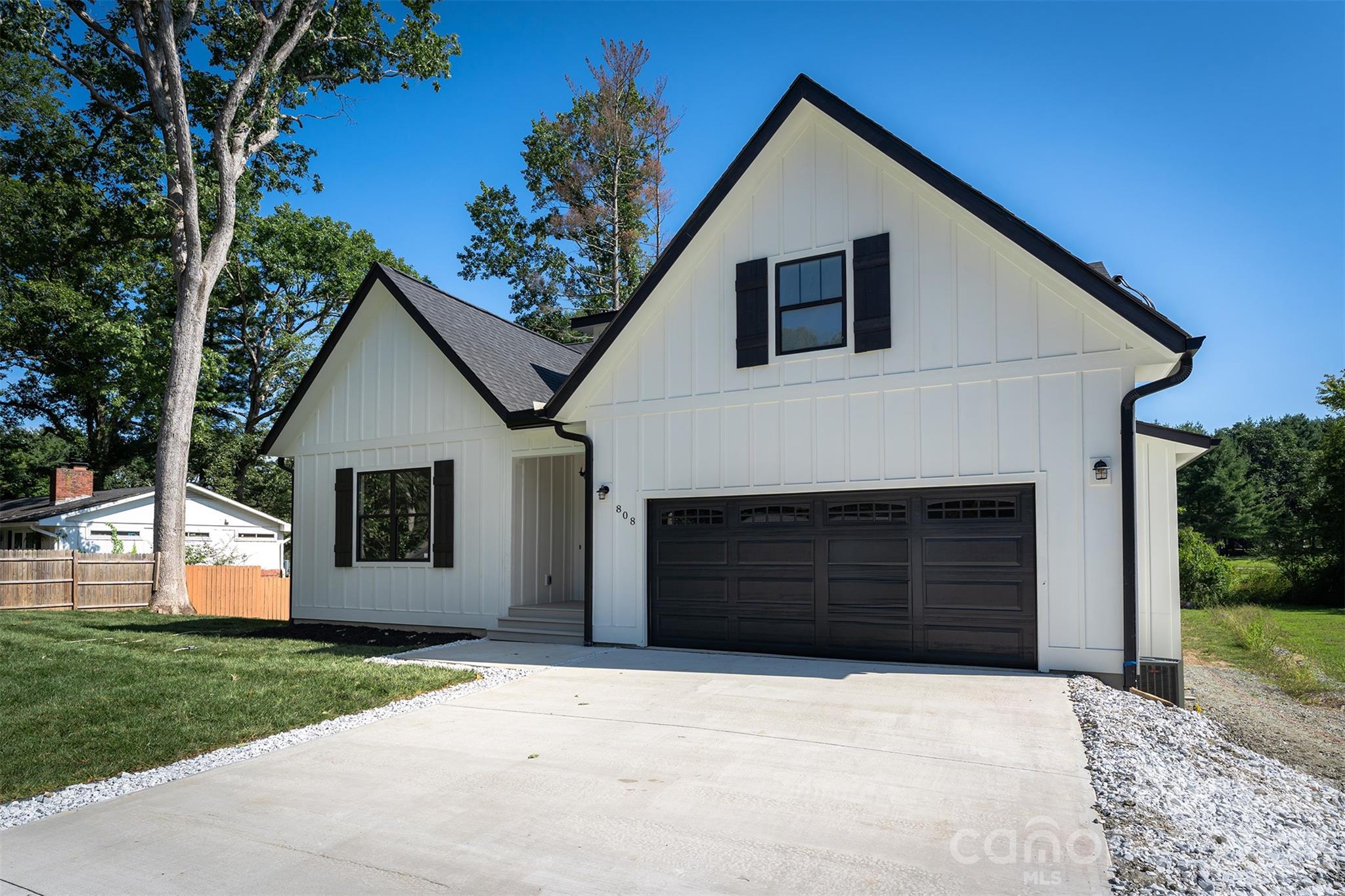 808 Maybank Drive — Hendersonville