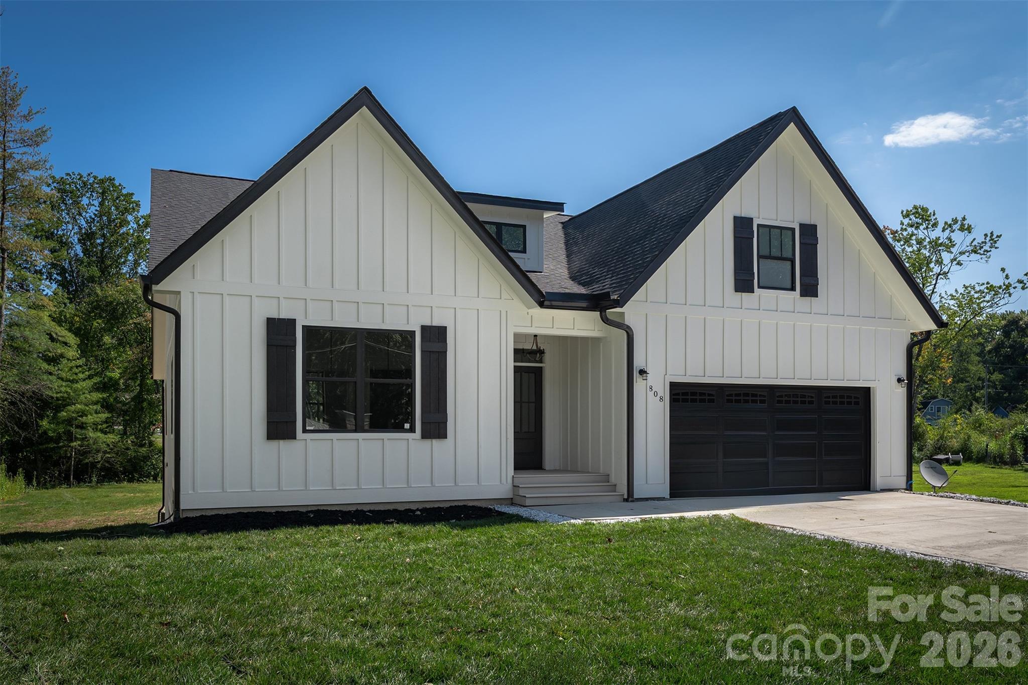 808 Maybank Drive — Hendersonville