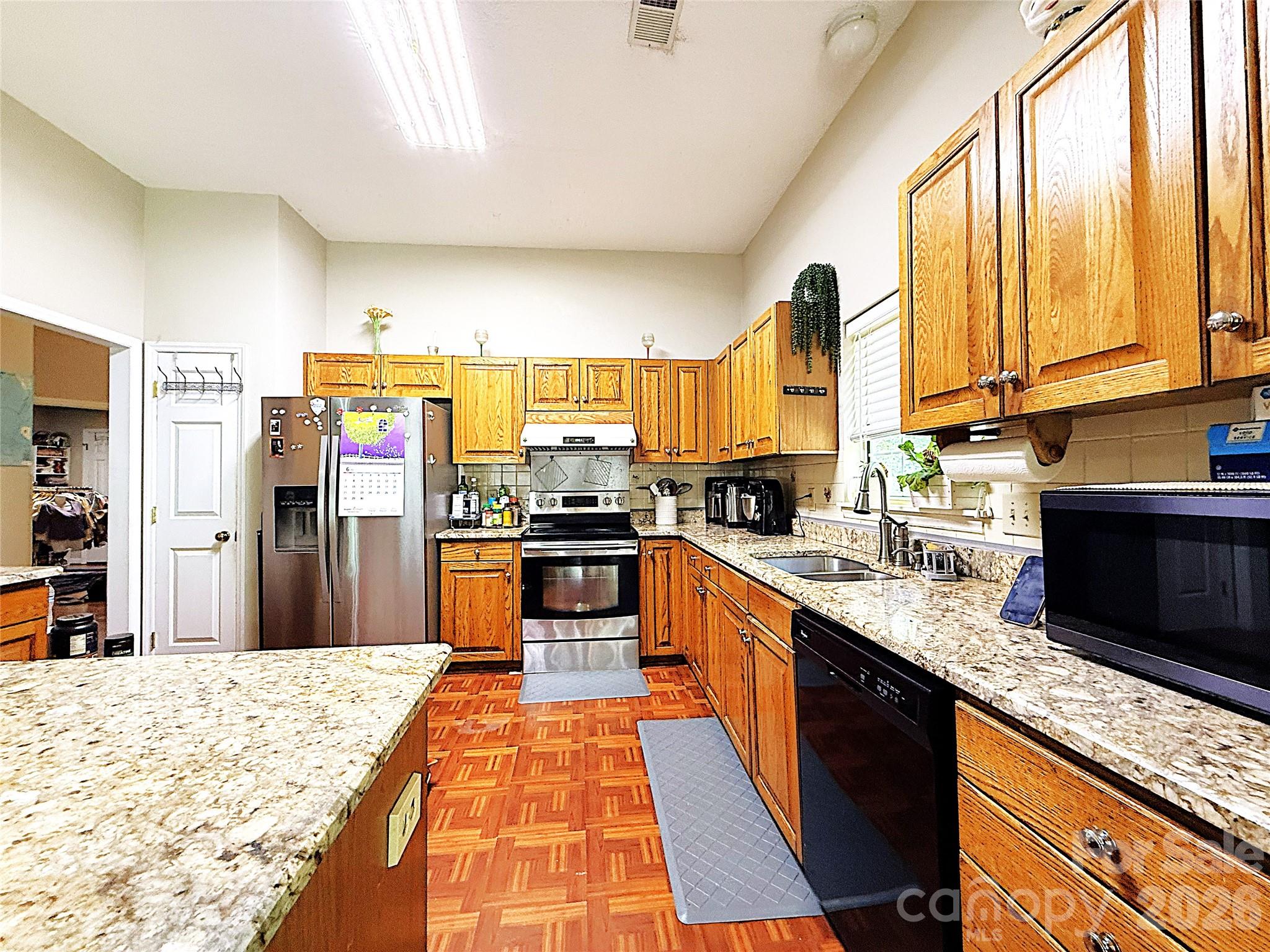 13636 Portpatrick Lane — Matthews