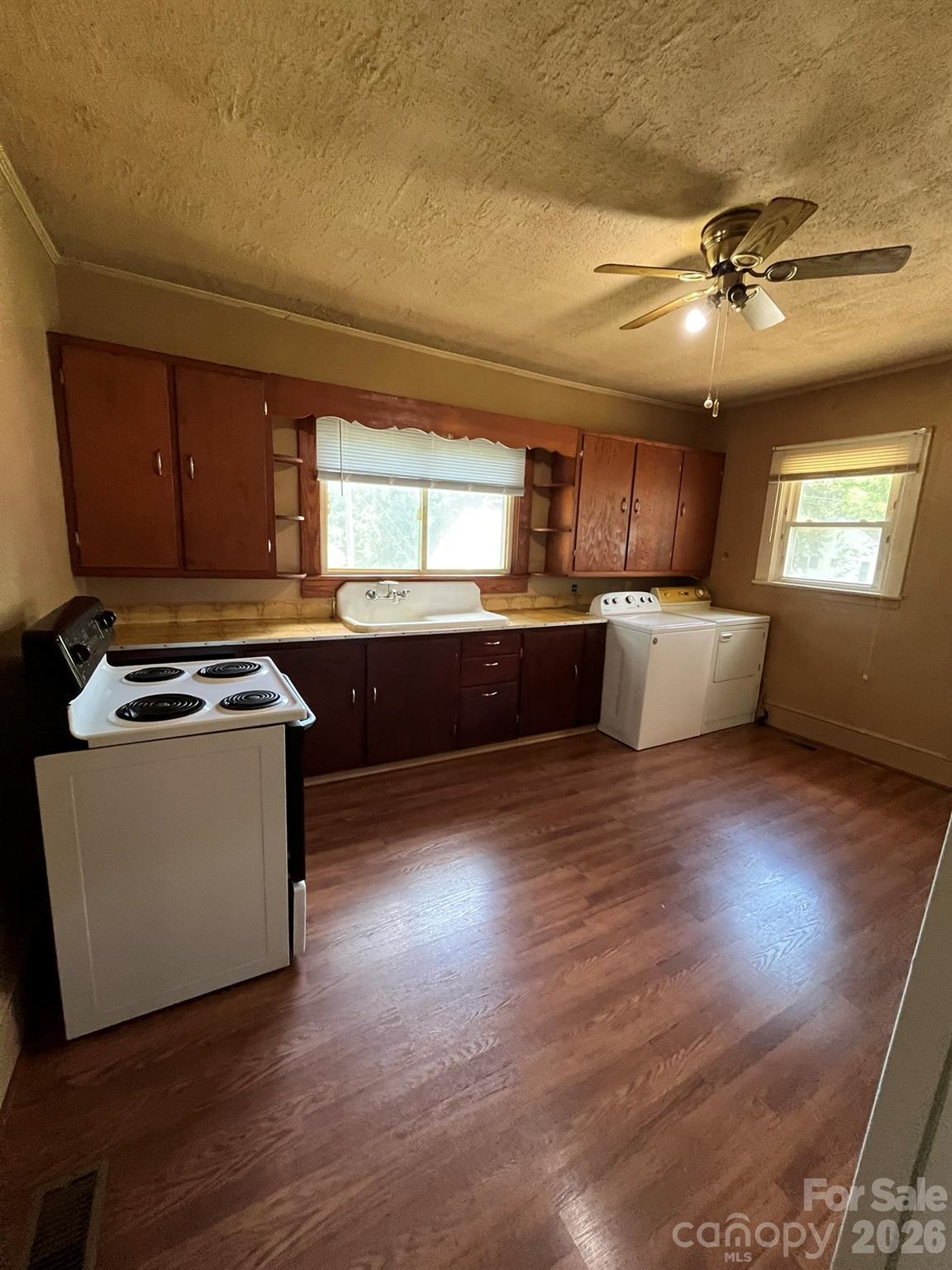208 Bell Street — Mount Holly
