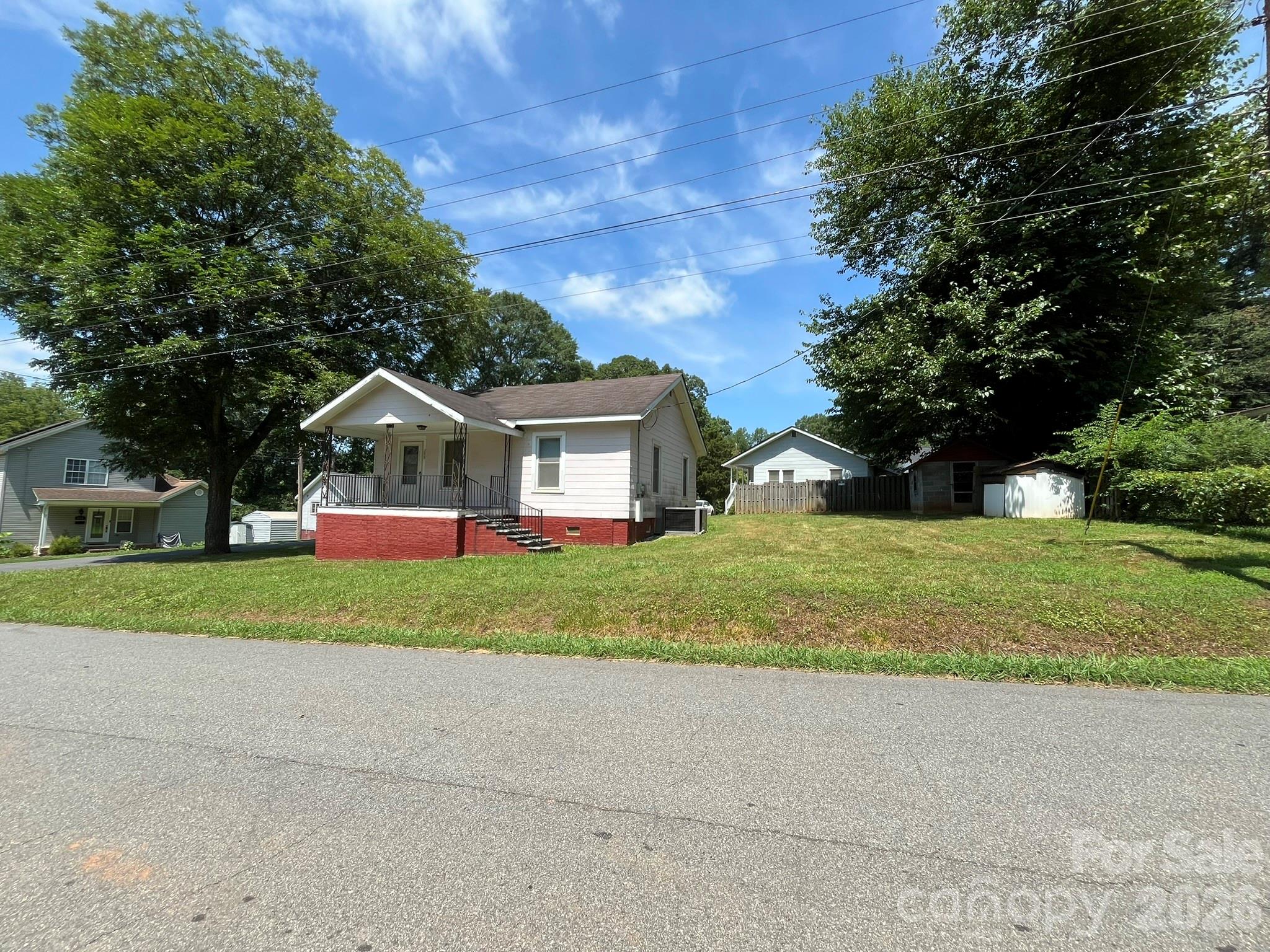 208 Bell Street — Mount Holly