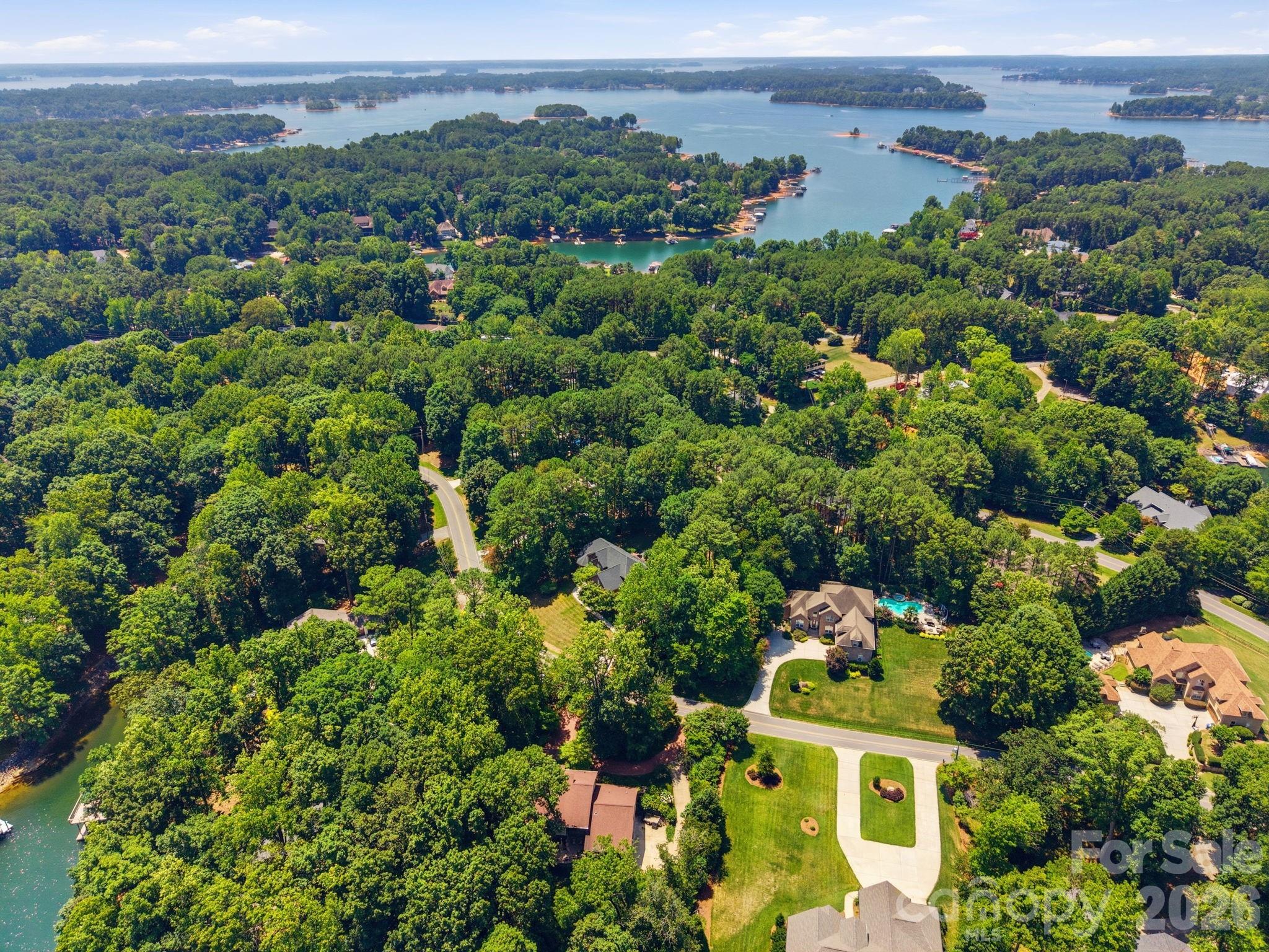 202 Indian Trail — Mooresville