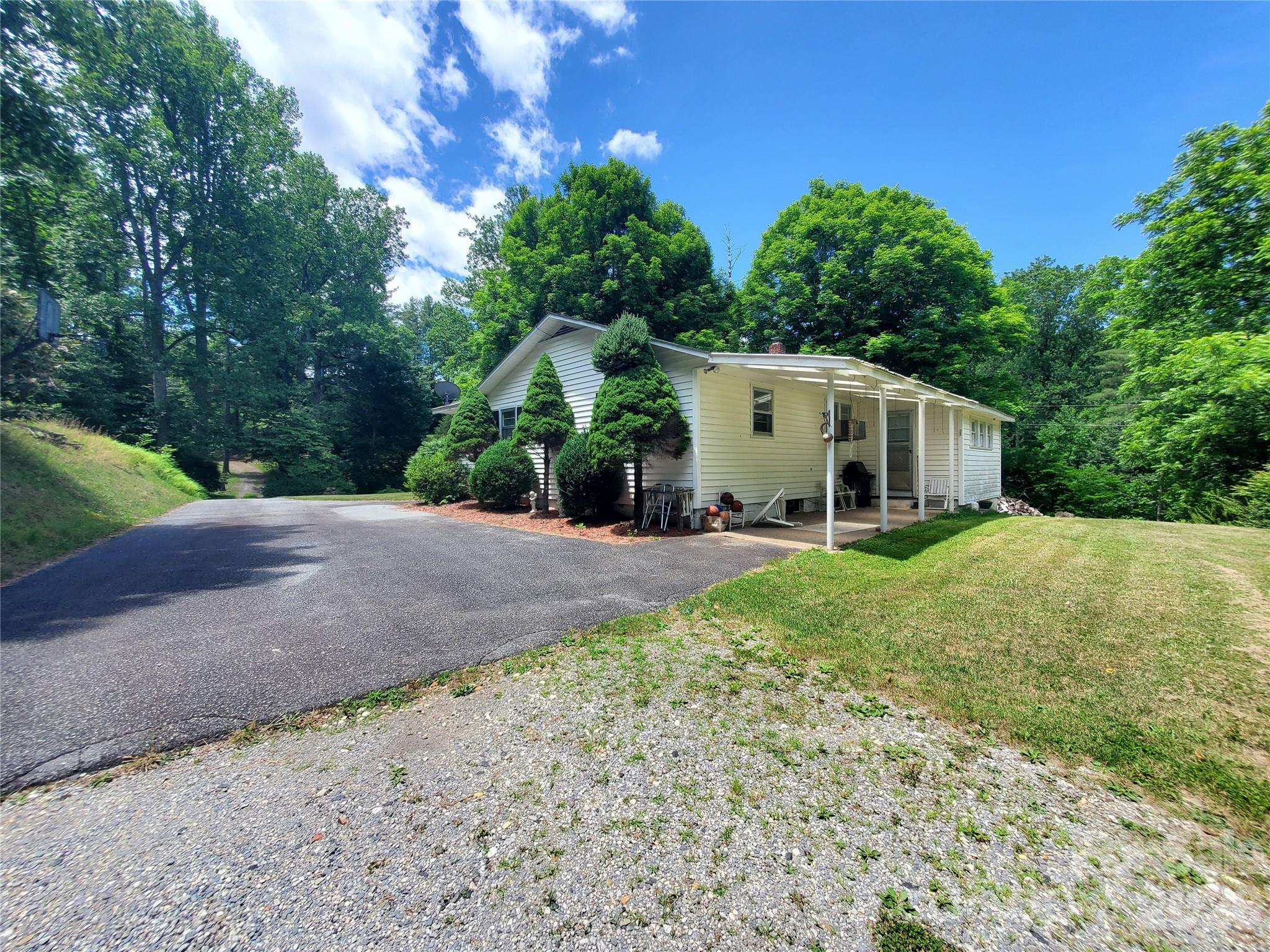 886 Hanging Rock Road — Spruce Pine