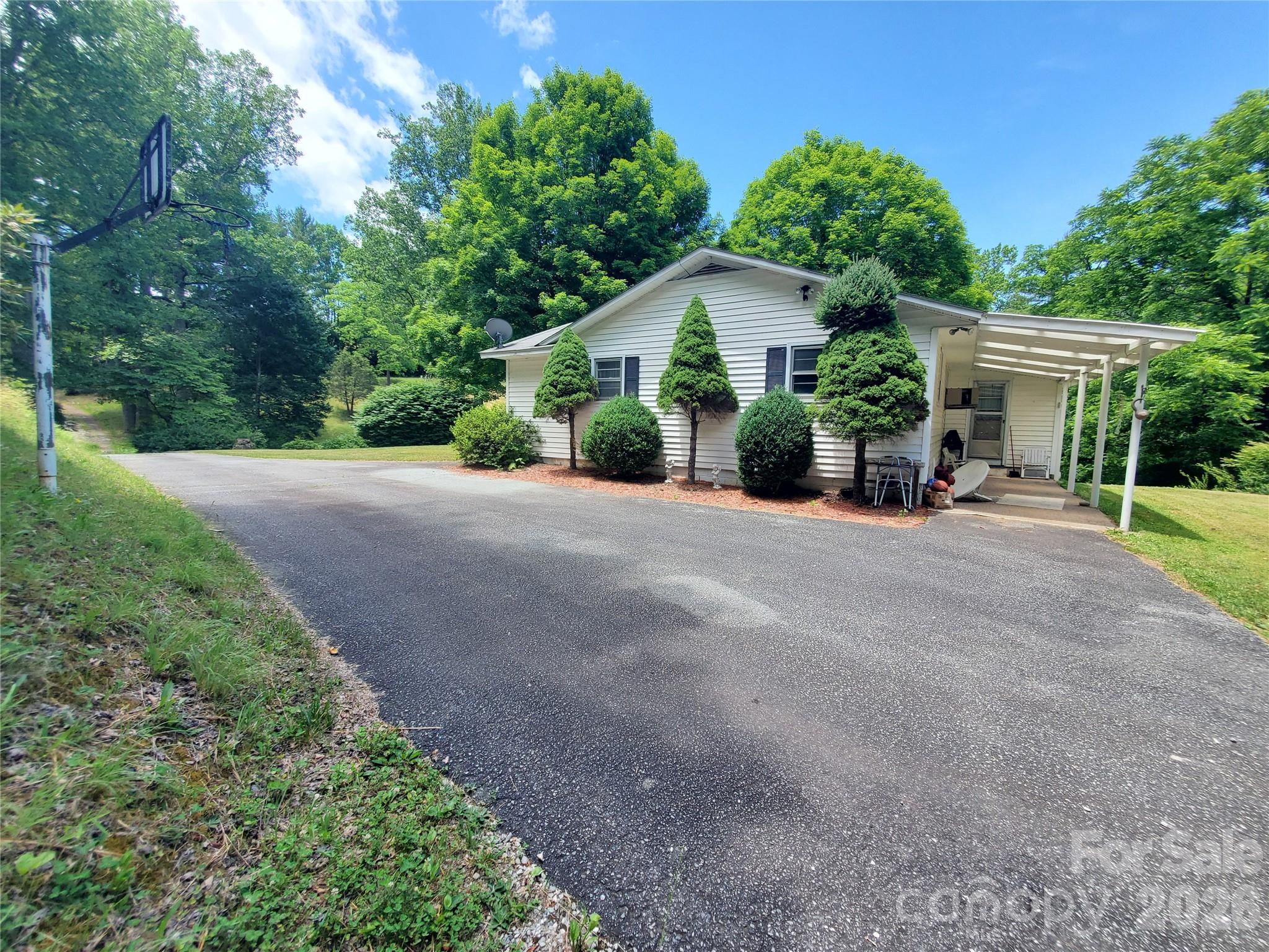 886 Hanging Rock Road — Spruce Pine