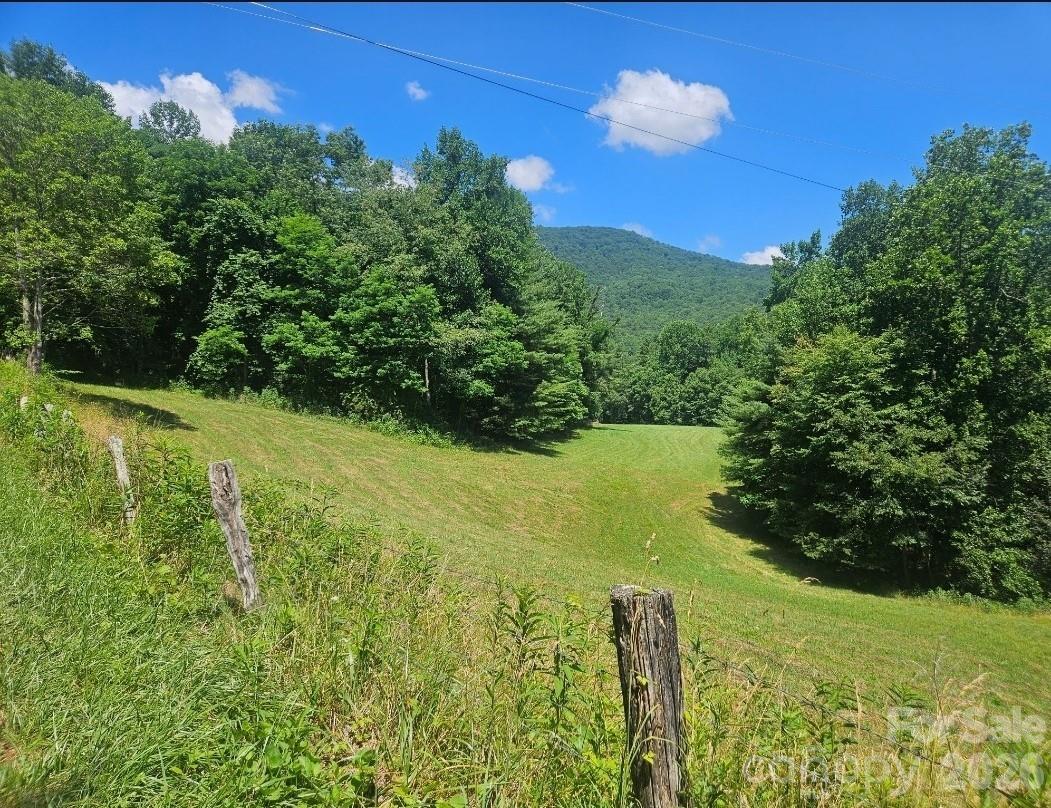 886 Hanging Rock Road — Spruce Pine