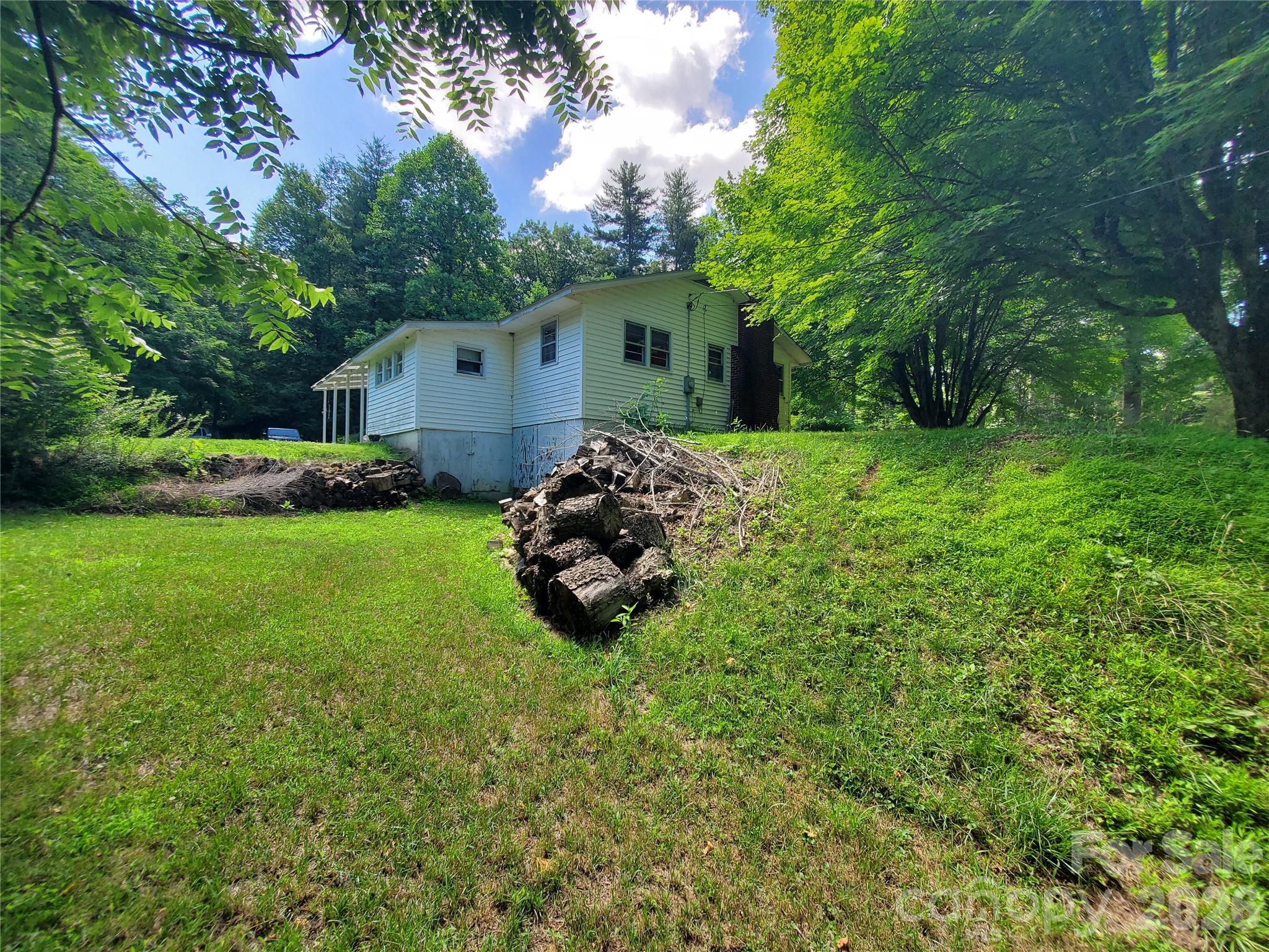 886 Hanging Rock Road — Spruce Pine