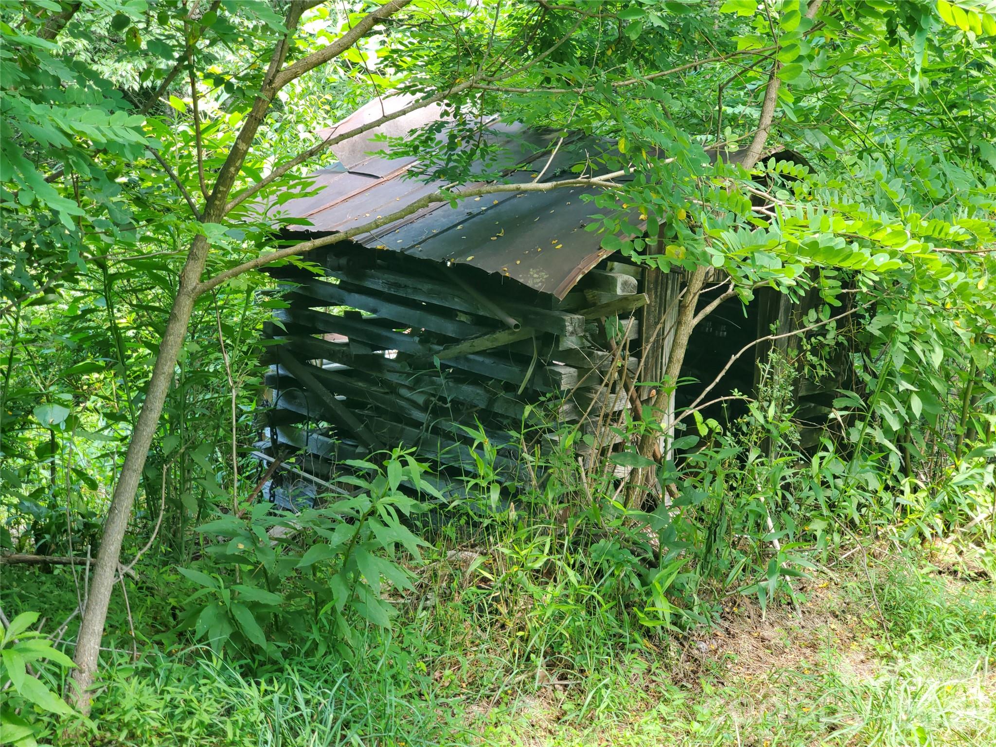 886 Hanging Rock Road — Spruce Pine