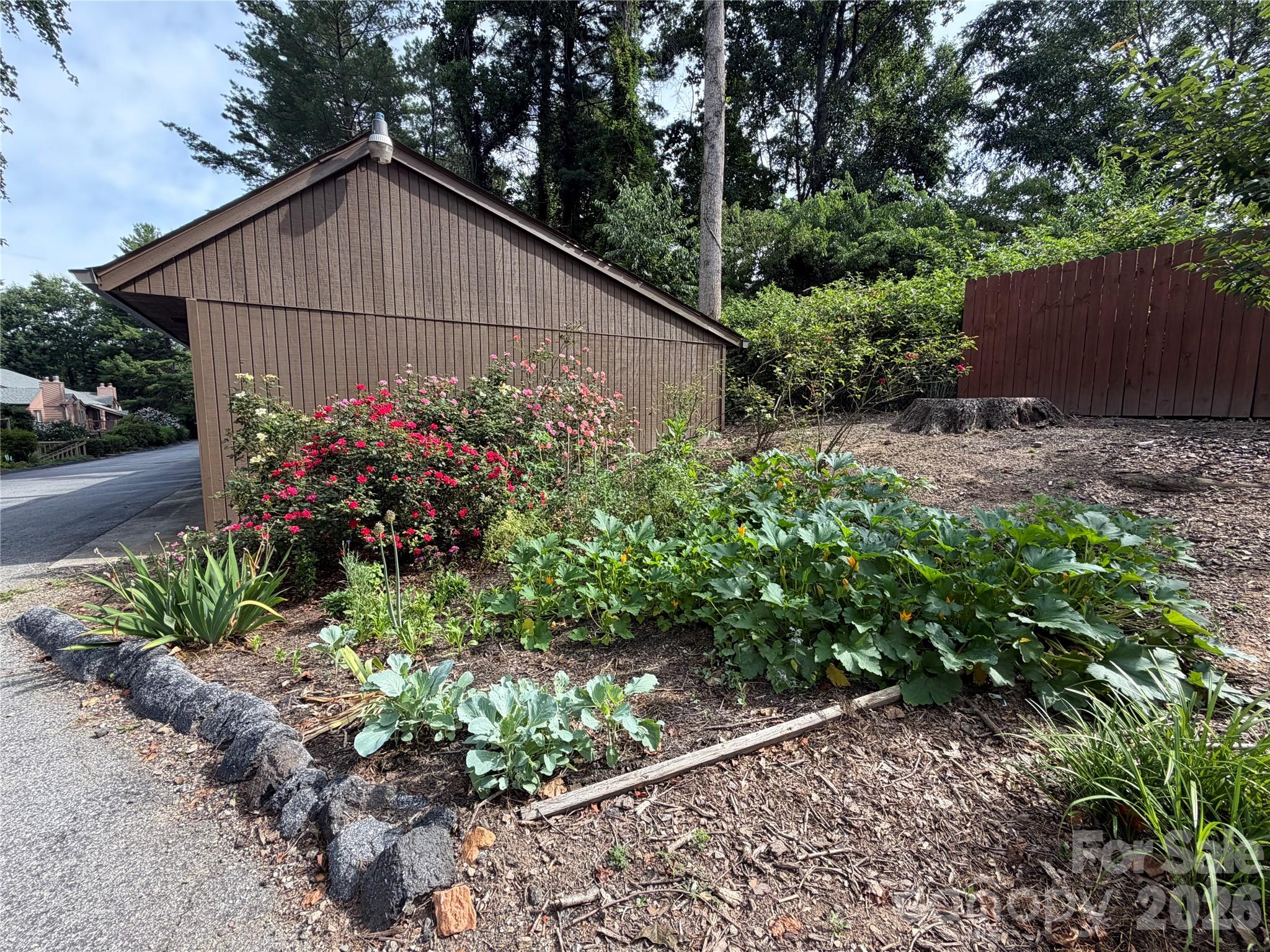9 Ravencroft Lane #B-9 and Garage 2 Unit D — Asheville