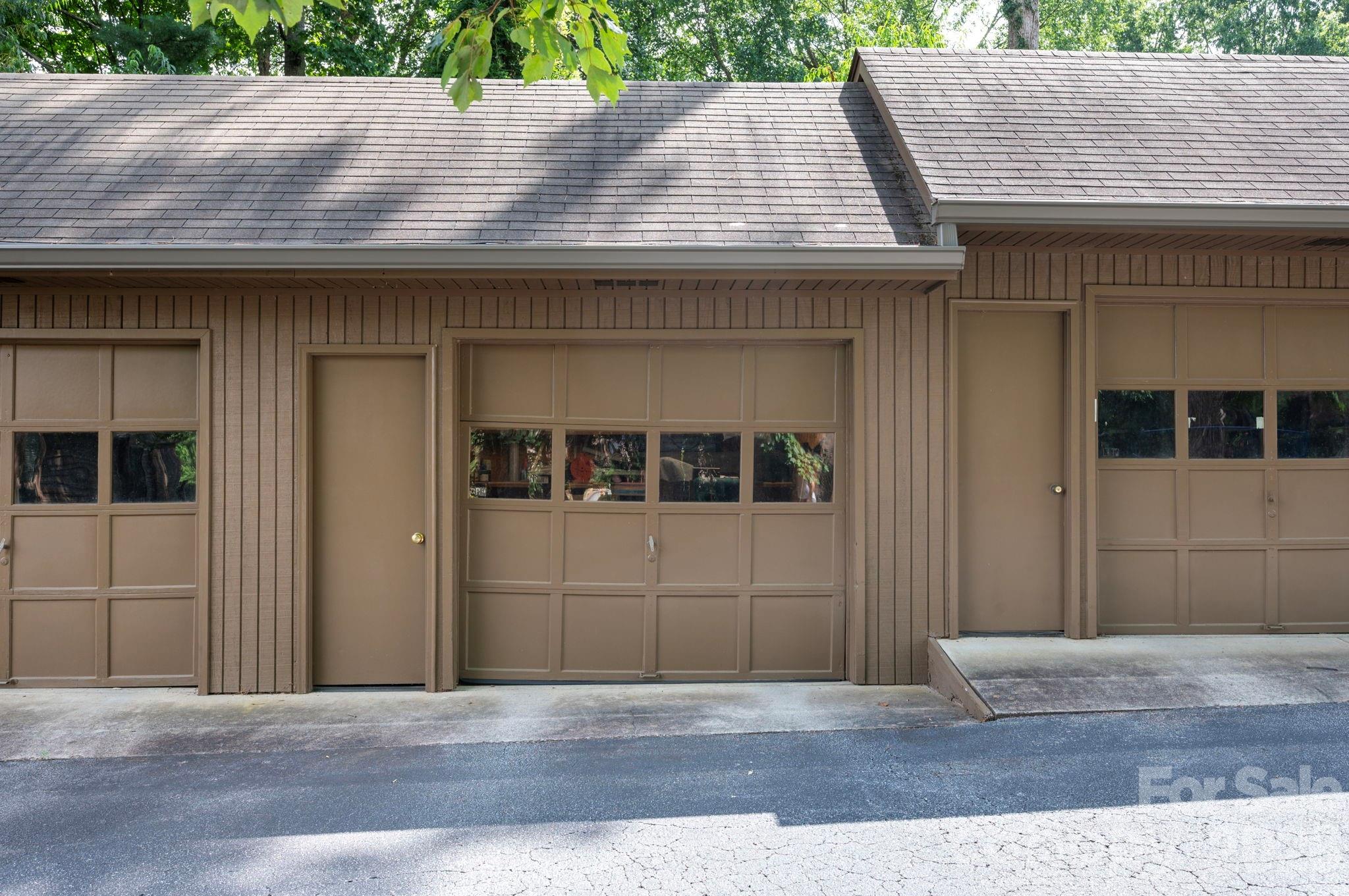 9 Ravencroft Lane #B-9 and Garage 2 Unit D — Asheville