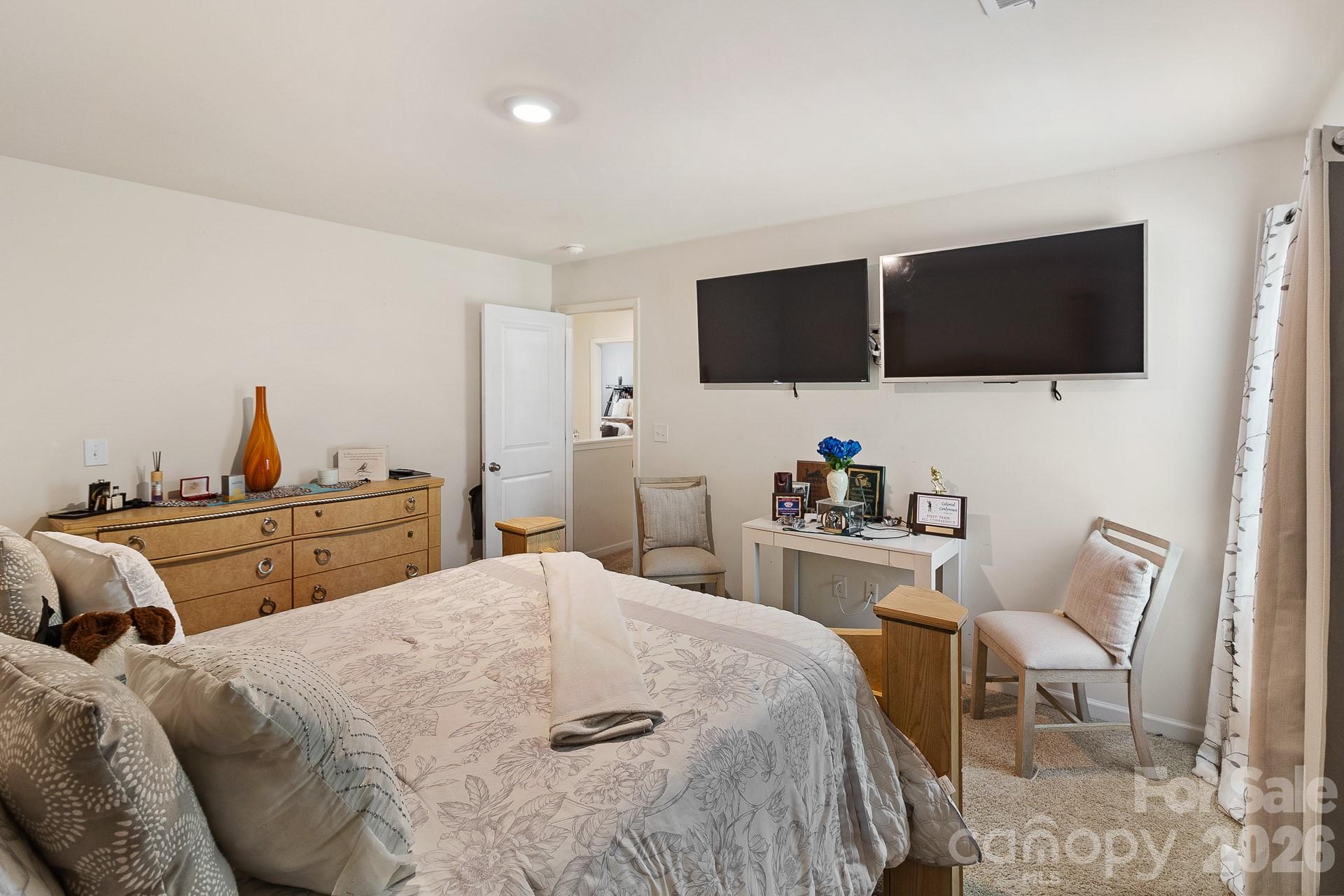 9836 Oak Barrel Lane — Charlotte